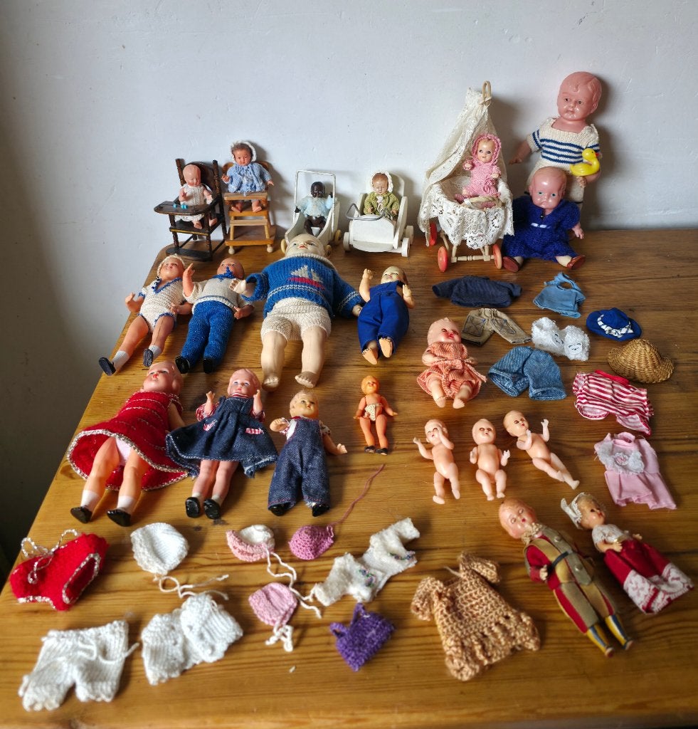 Lot met allemaal oud klein poppenspul, Ophalen, Gebruikt, Pop
