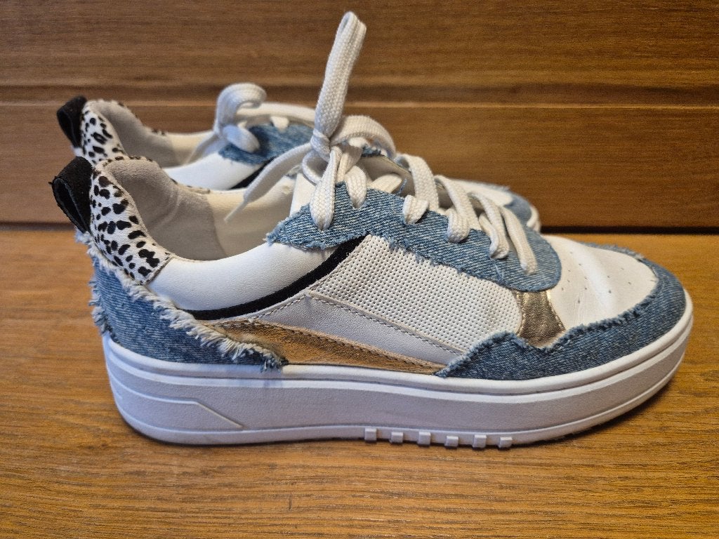 Zo goed als nieuwe sneakers met denim en luipaardprint, Loff 1881, Blauw, Ophalen of Verzenden, Sneakers of Gympen