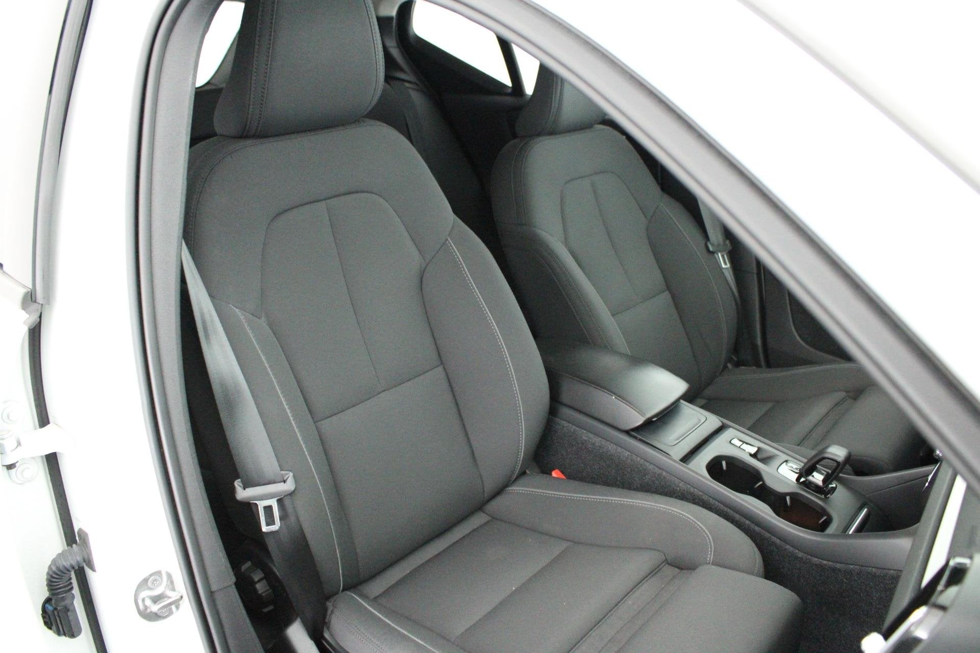 Volvo XC40 1.5 129pk Automaat T2 Core Camera Keyless Sportst, Gebruikt, Euro 6, 129 pk, Wit