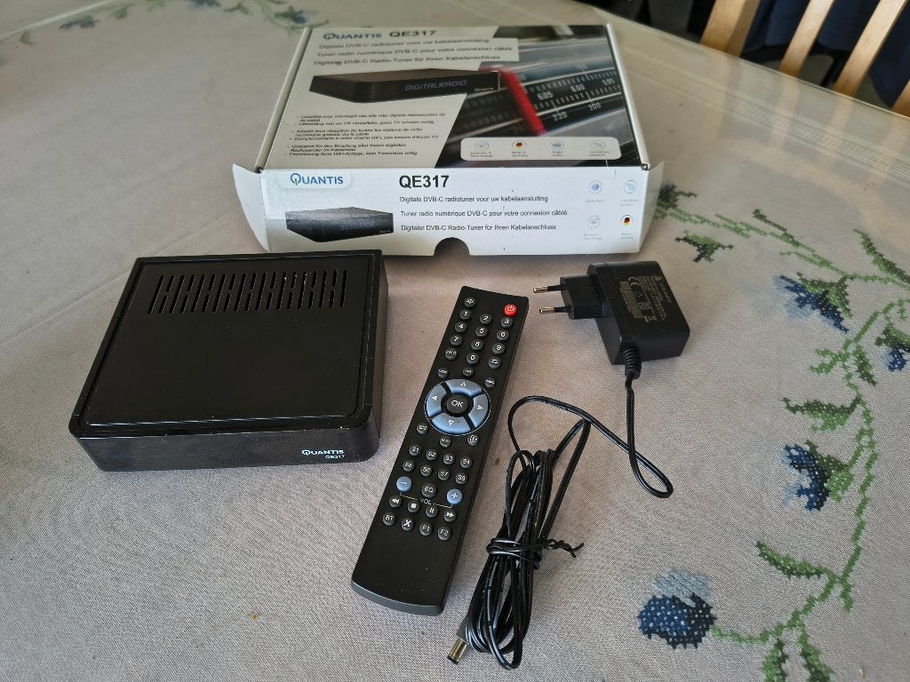 Quantis QE317 Digitale DVB-C Radio Tuner, Ophalen of Verzenden, Zo goed als nieuw