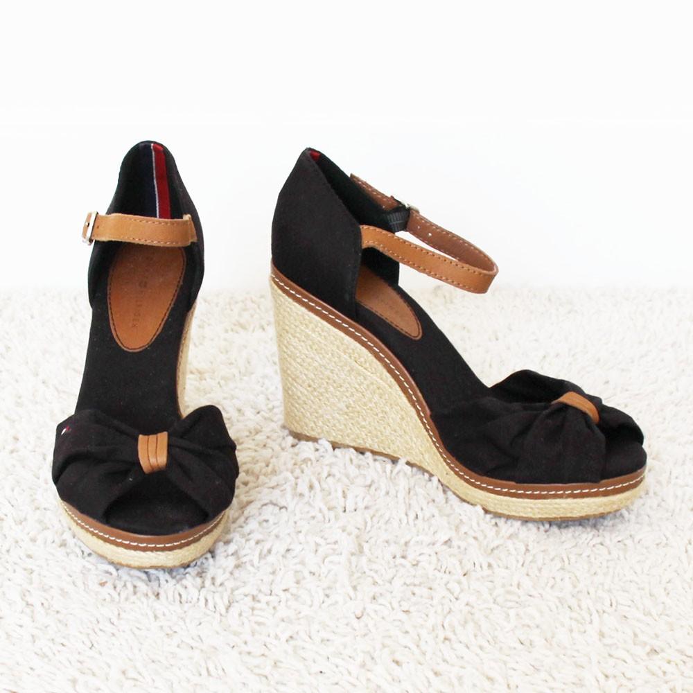 Zeer Mooie Tommy Hilfiger Sleehakken -s6 (Maat 36) € 55,-, Overige kleuren, Zo goed als nieuw, Tommy Hilfiger, Sandalen of Muiltjes