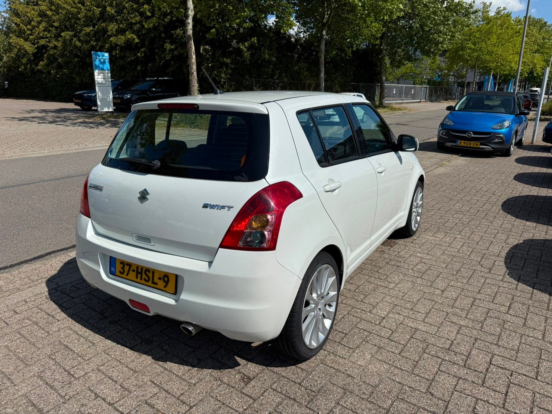 Suzuki Swift 1.3 Shogun, Airco, nieuwe koppeling, Bak, NAP, Voorwielaandrijving, Stof, 400 kg, Origineel Nederlands
