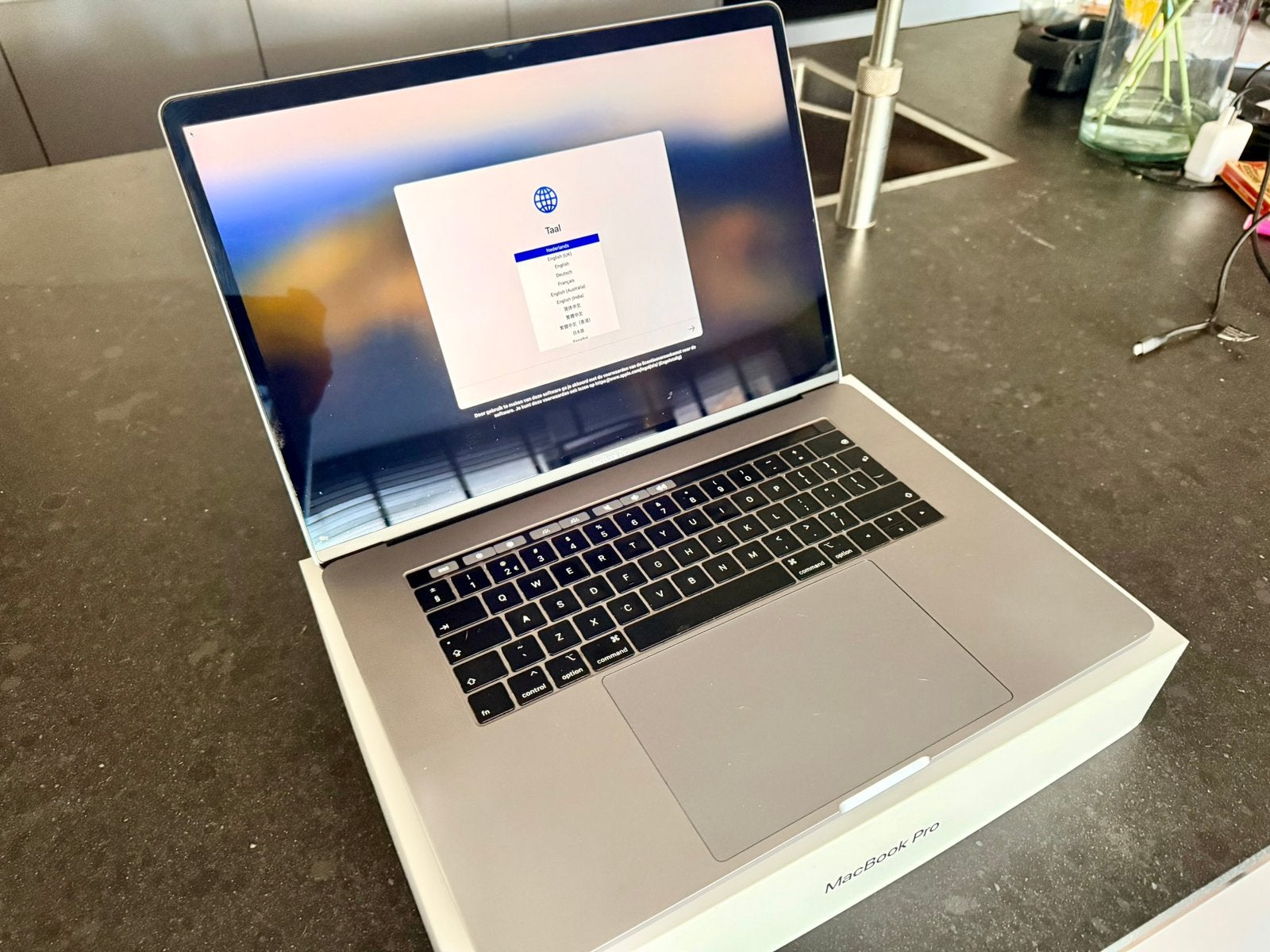 Apple Macbook Pro 15 inch 2018, Computers en Software, Apple Macbooks, MacBook Pro, Gebruikt, 2 tot 3 Ghz, Ophalen of Verzenden