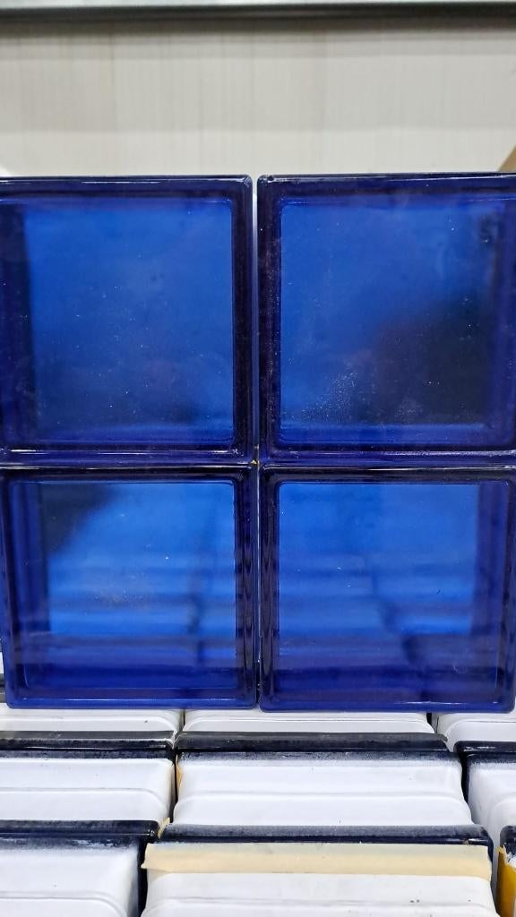 Glazen bouwstenen blauw glasblokken 19x19x8cm 62 stuks, Doe-het-zelf en Verbouw, Glas en Ramen, Ophalen, Gevelraam of Ruit, Gebruikt