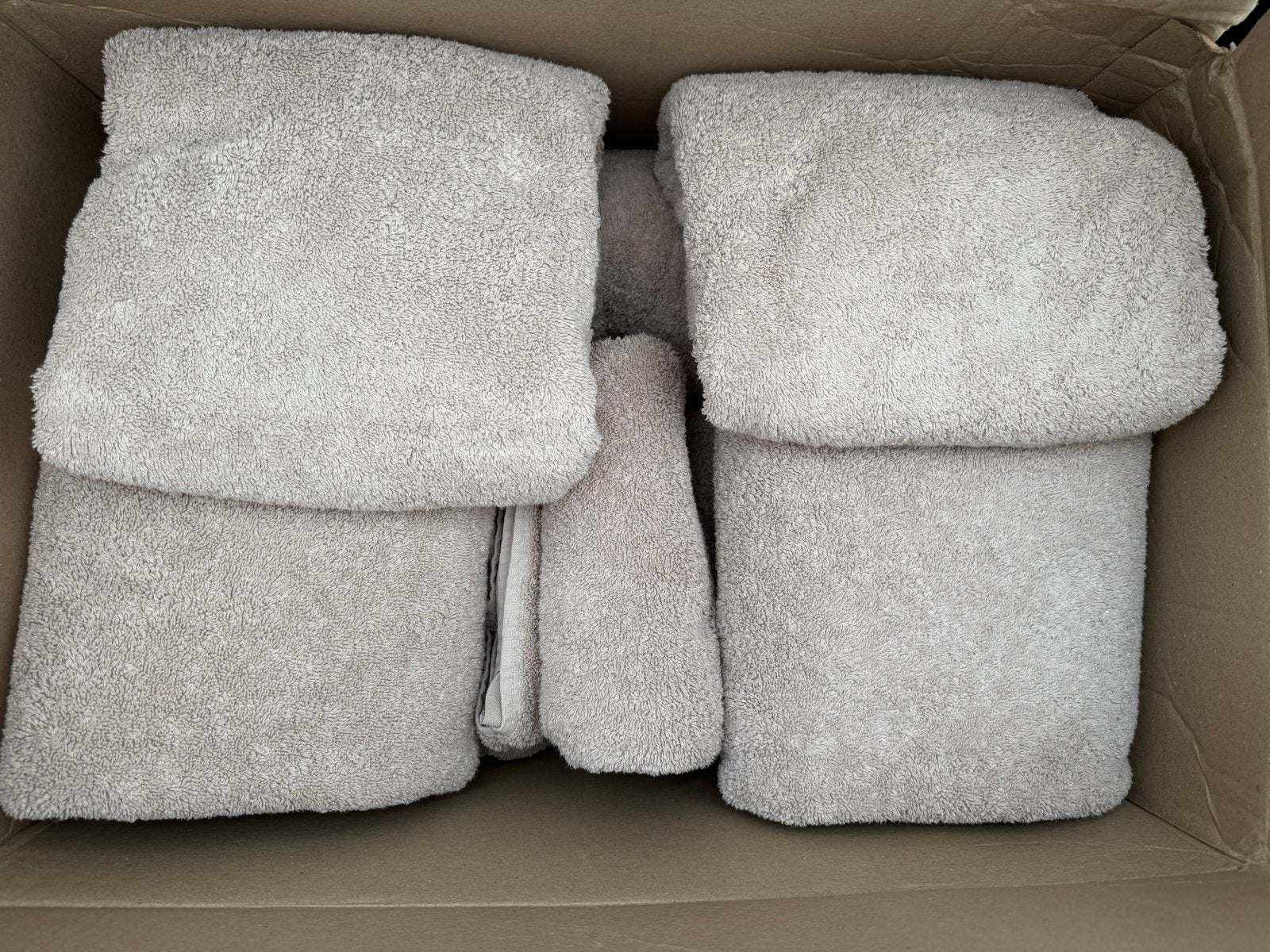 Set van 12 beige handdoeken - 70x140 Zo goed als nieuw, Ophalen, Zo goed als nieuw, Beige, Handdoek