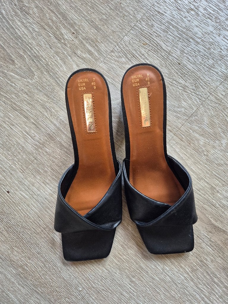 Zwarte sandalen maat 40 zgan Primark, Primark, Zwart, Zo goed als nieuw, Sandalen of Muiltjes
