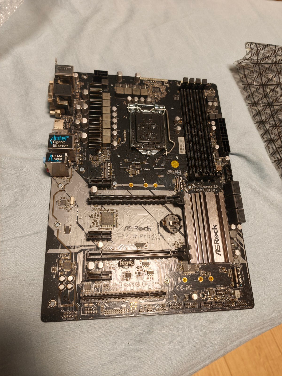 Asrock z370 pro A en i5 9500 cpu LGA1151, Computers en Software, Ophalen, LGA 1151, DDR4, Zo goed als nieuw