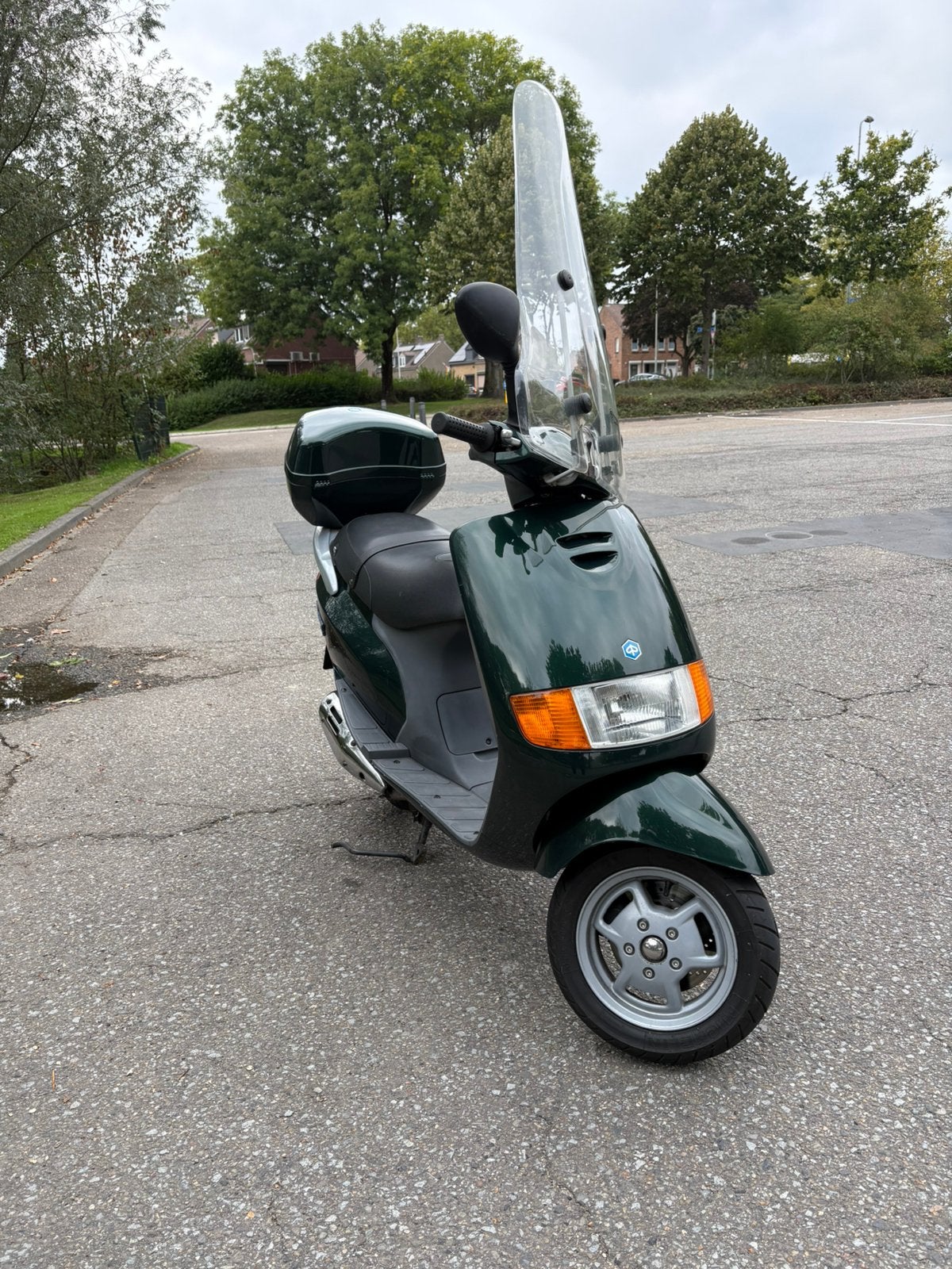 SCHUURVONDST Piaggio Sfera 125 4t 5600km, Particulier, Scooter