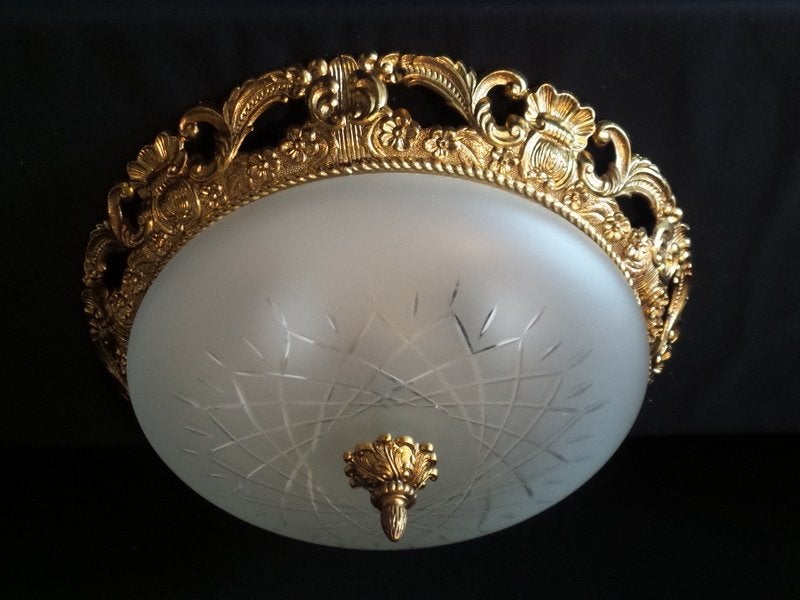 Plafonniére met matte facet glaskap en messing rand en rozet, Ophalen of Verzenden, Gebruikt, Glas, E27 (groot)