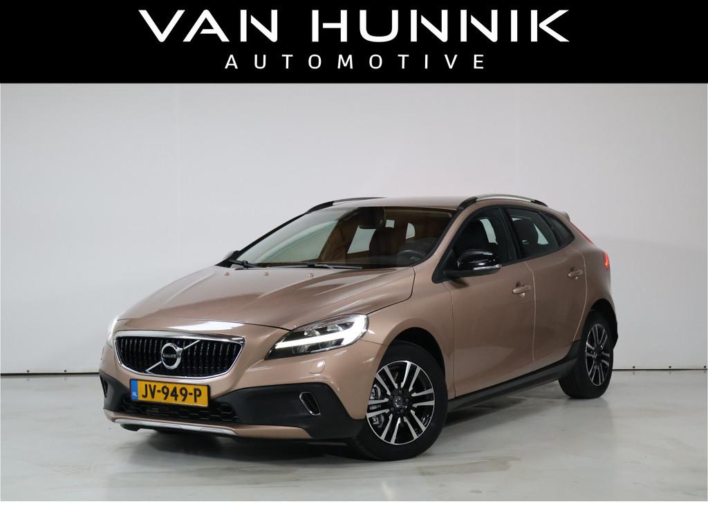 Volvo V40 Cross Country 2.0 T3 Momentum | Dealer Onderhoud |, Voorwielaandrijving, Stof, Gebruikt, 4 cilinders