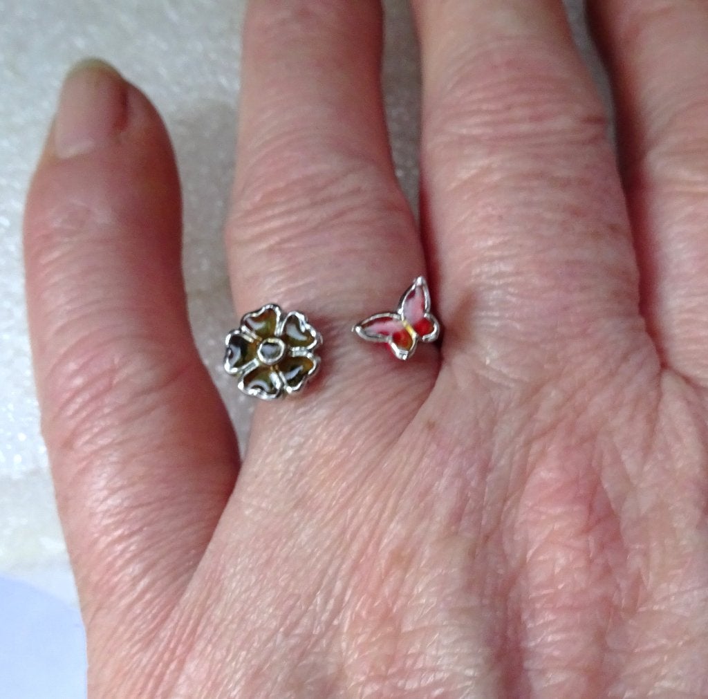Zilverkleurige ring open voorkant met vlinder & bloemetje, Gebruikt, 17 tot 18, Dame, Zilver