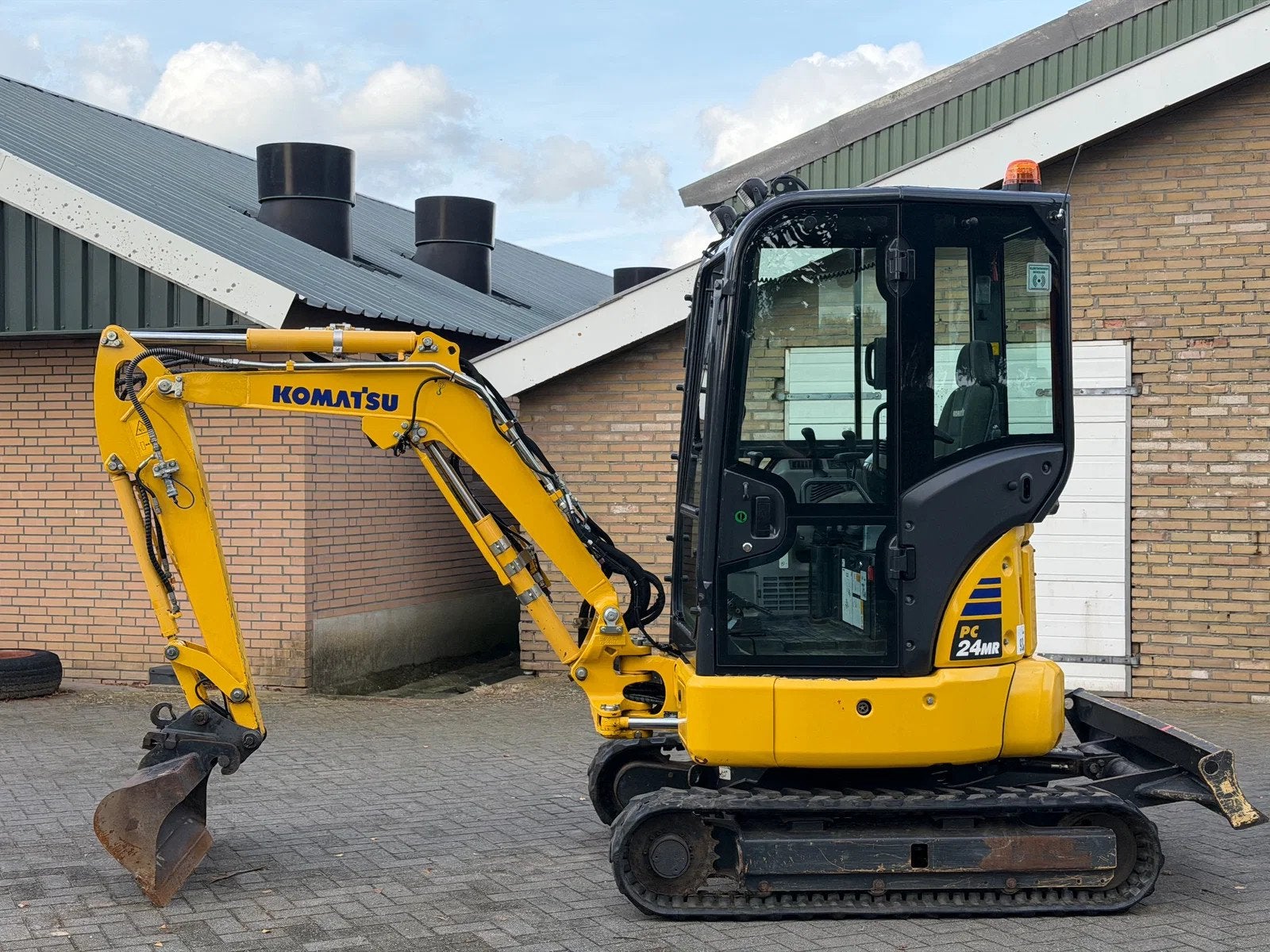 Komatsu PC24MR-5 (bj 2022), Zakelijke goederen, Graafmachine