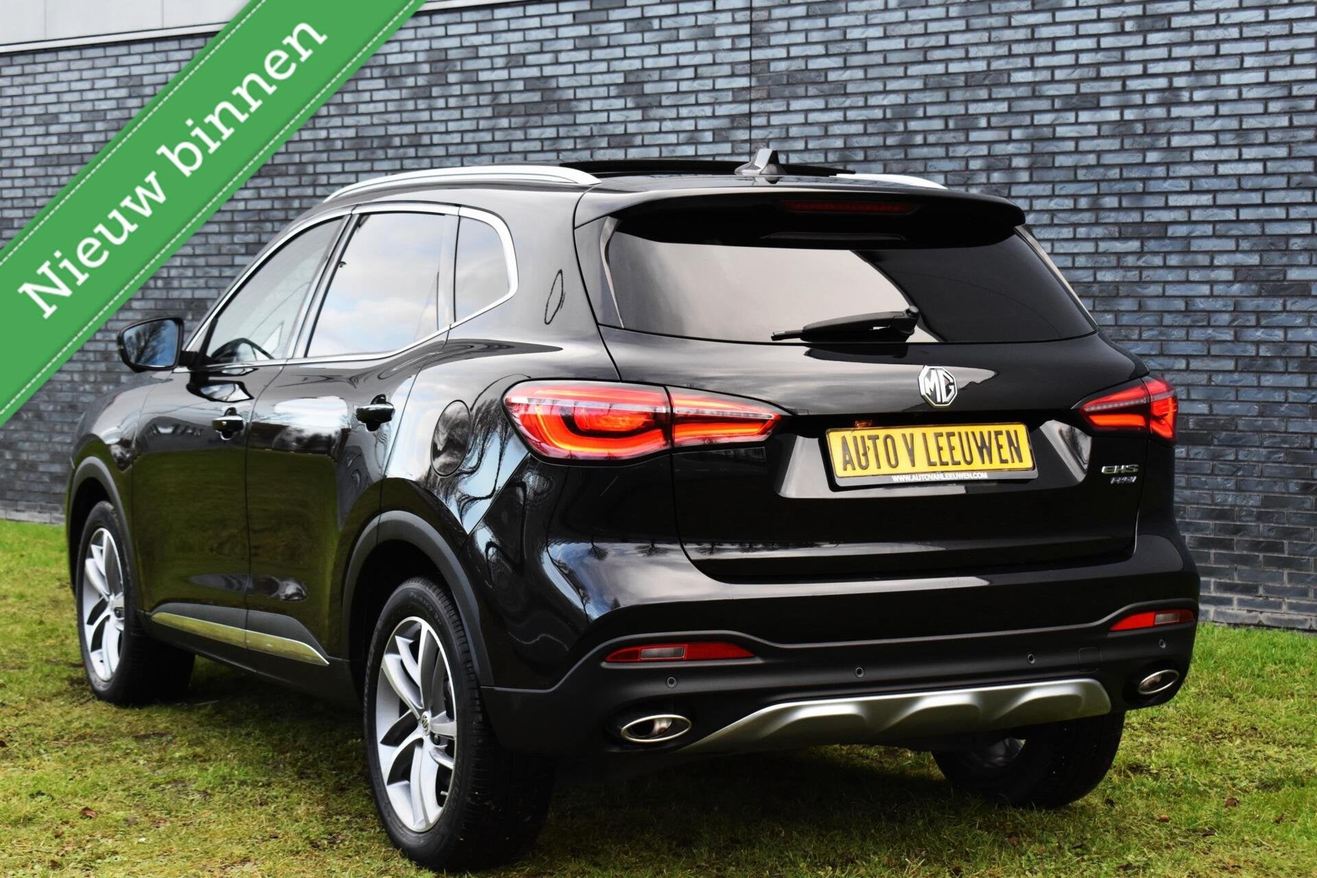 MG EHS 1.5 TGDI Luxury Plug In Hybrid PANORAMADAK/LEDER/DODE, Auto's, Gebruikt, Met garantie (alle), Zwart, Leder