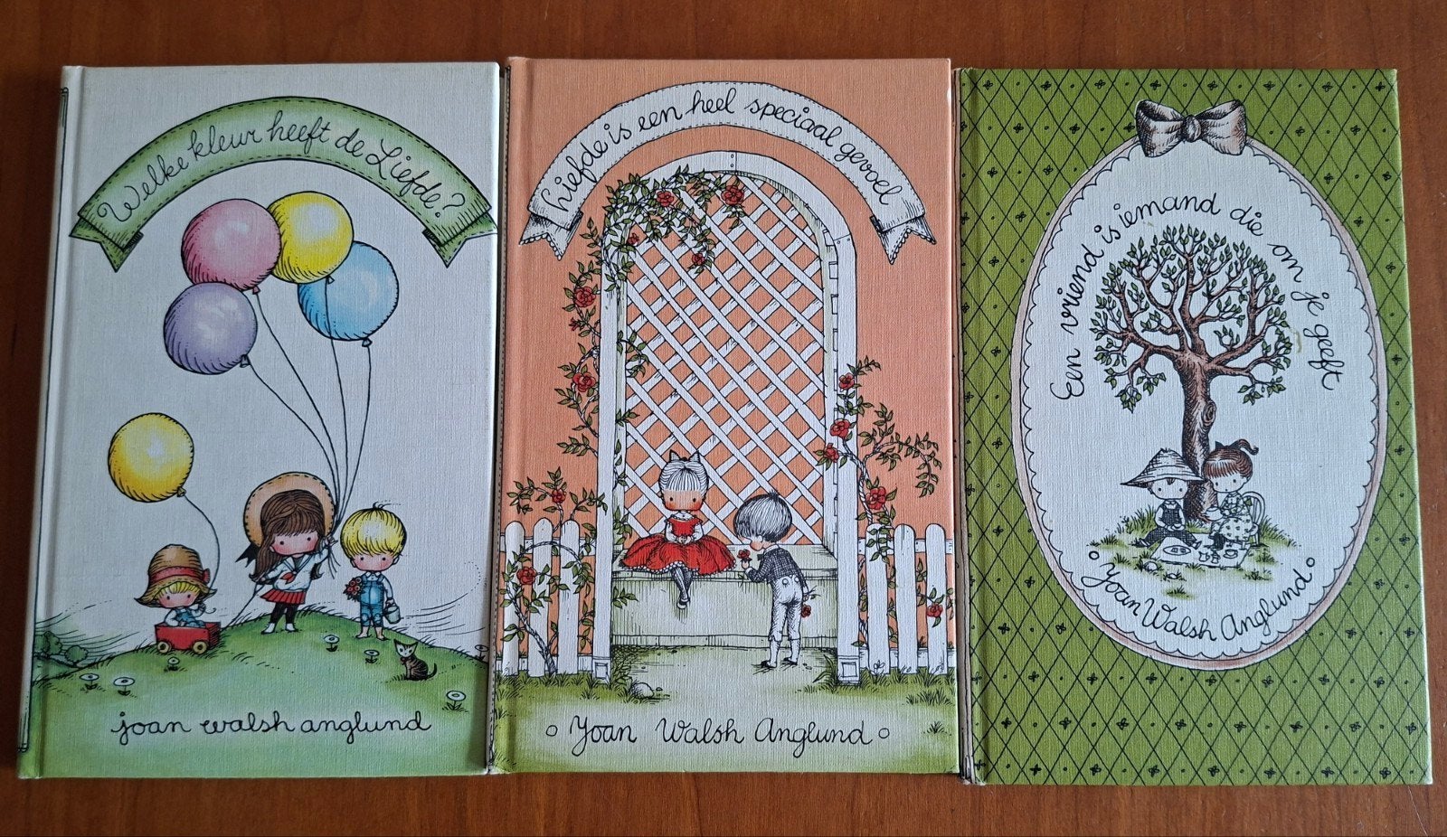 Joan Walsh Anglund Boekenset: Liefde & Vriendschap, Zo goed als nieuw, Sprookjes, Joan Walsh Anglund, Ophalen of Verzenden