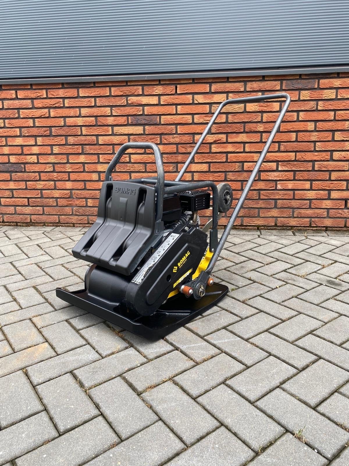 Bomag BP25/50 trilplaat bouwjaar 2019 met Honda motor, Doe-het-zelf en Verbouw, Gereedschap | Overige machines, Ophalen, Zo goed als nieuw