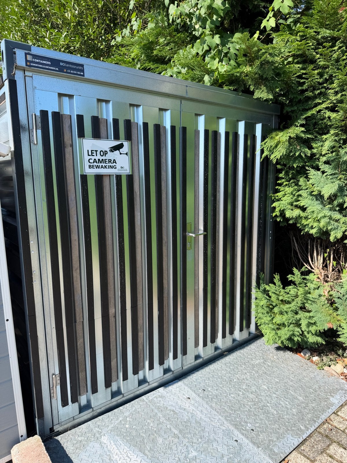 Foto 5 van Opslagcontainer 12 meter met RVS werkbanken en stellingen