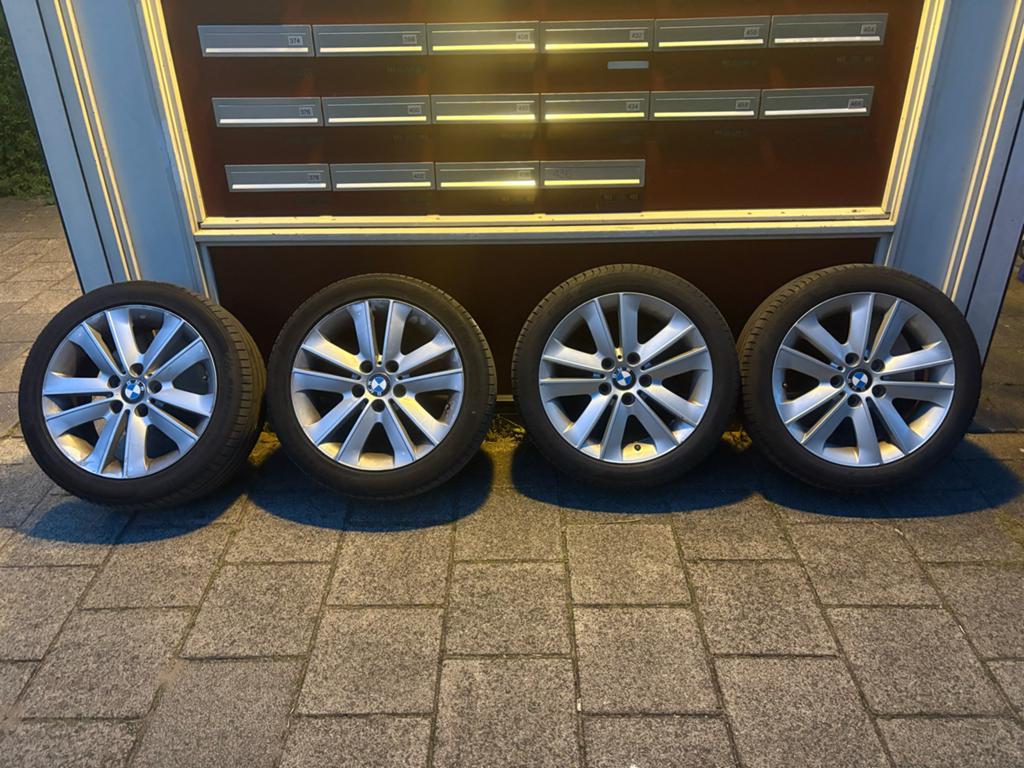 BMW Velgen met banden - 17 inch, Auto-onderdelen, Banden en Velgen, Gebruikt, Banden en Velgen, 17 inch, Ophalen of Verzenden