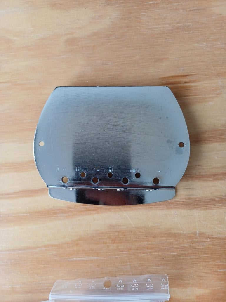 Basgitaar brug voor Stingray Bass, Muziek en Instrumenten, Instrumenten | Onderdelen, Ophalen of Verzenden