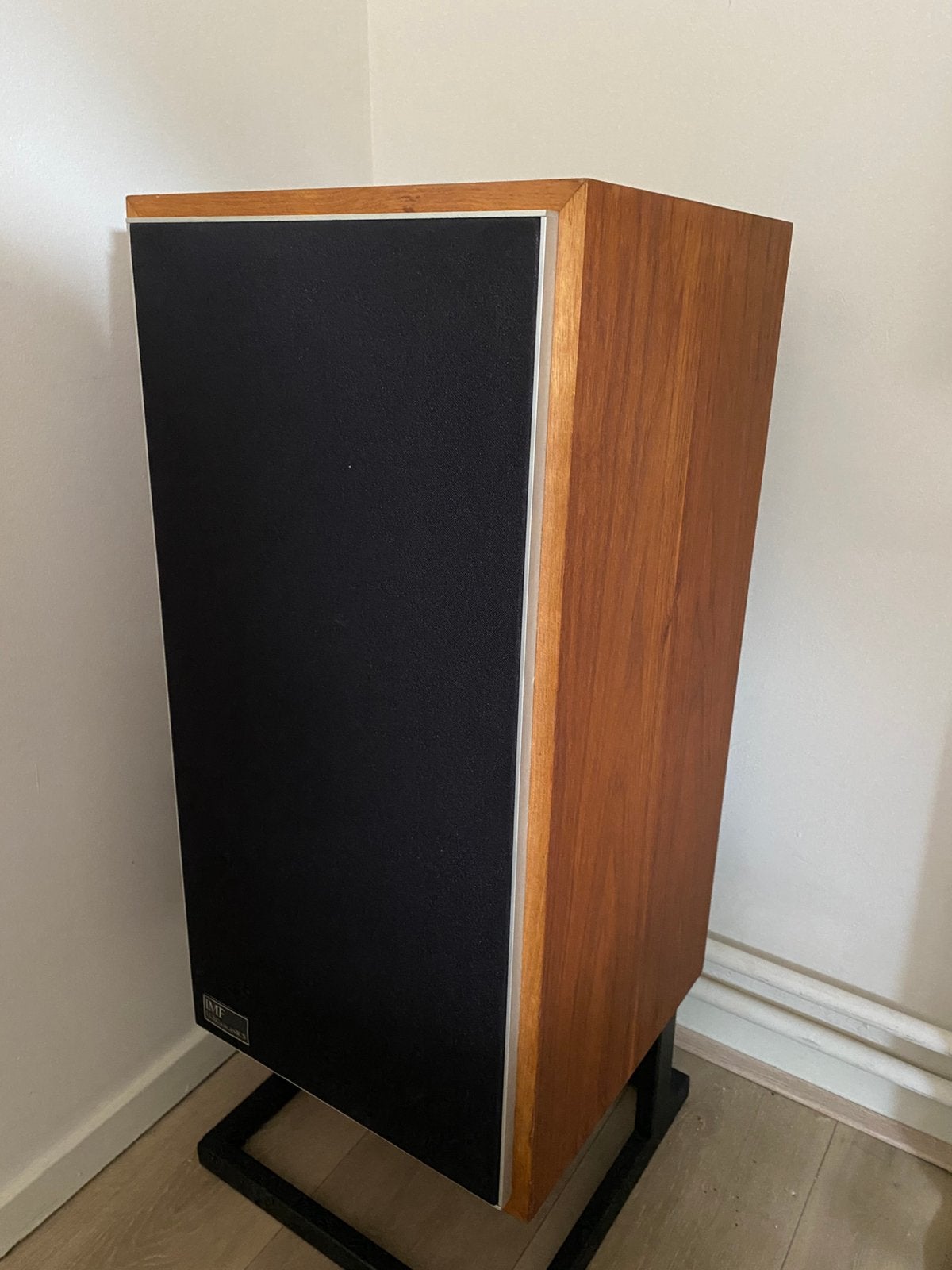IMF ALS 40 Monitor-Gereviseerde Speakers+Vestlyd Stands V12C, Stereo speakers, Zo goed als nieuw, 60 tot 120 watt, Ophalen
