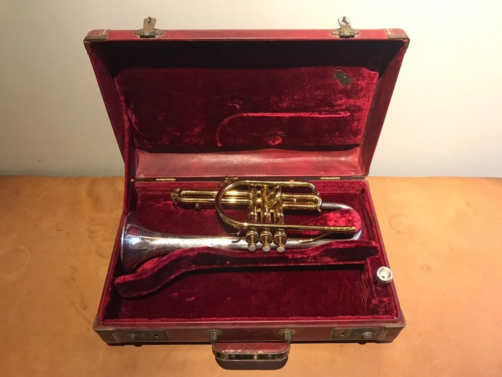 Cornet King Silver sonic, Muziek en Instrumenten, Blaasinstrumenten | Trompetten, Ophalen of Verzenden, Nieuw, Overige typen, Met koffer