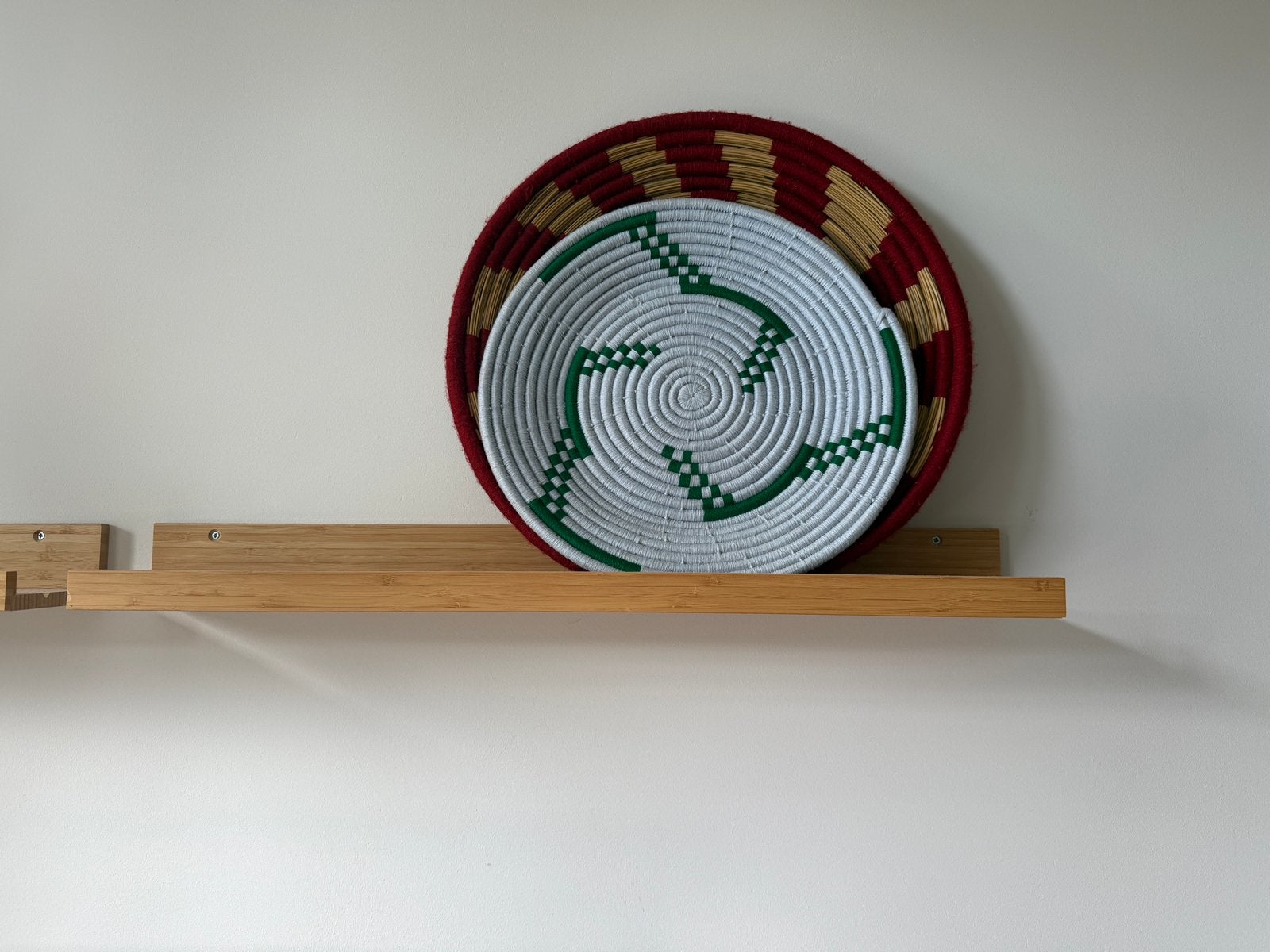 2 x schilderij wandplank bamboe ikea Maleras, Ophalen, Zo goed als nieuw