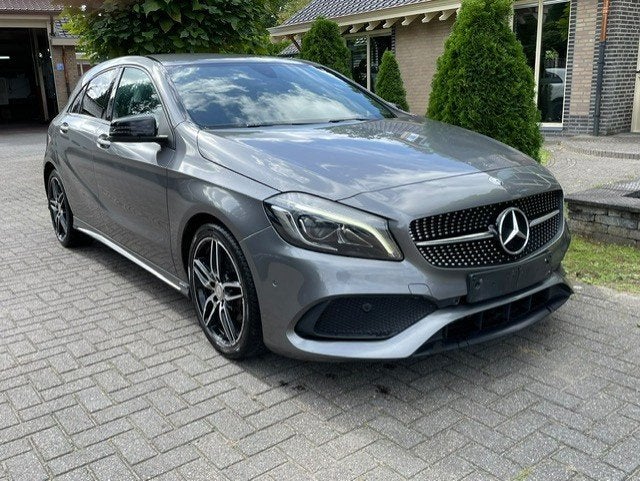 Mercedes-Benz A-klasse 180 d AMG LINE NAVI PDC, Auto's, Gebruikt, Leder en Stof, Origineel Nederlands, Elektrische ramen