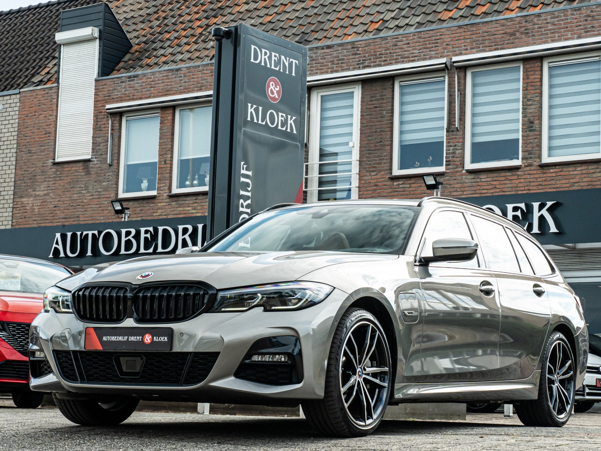 BMW 3 Serie Touring 330e xDrive High Exe M-Sport PANO HUD CA, Auto's, BMW, 1998 cc, Gebruikt, Euro 6, 4 cilinders