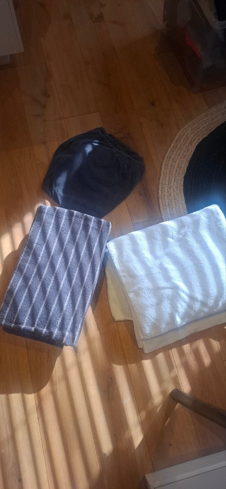Set van 3 massagehanddoeken - grijs, wit en zwart, Ophalen of Verzenden, Gebruikt, Wit, Handdoek