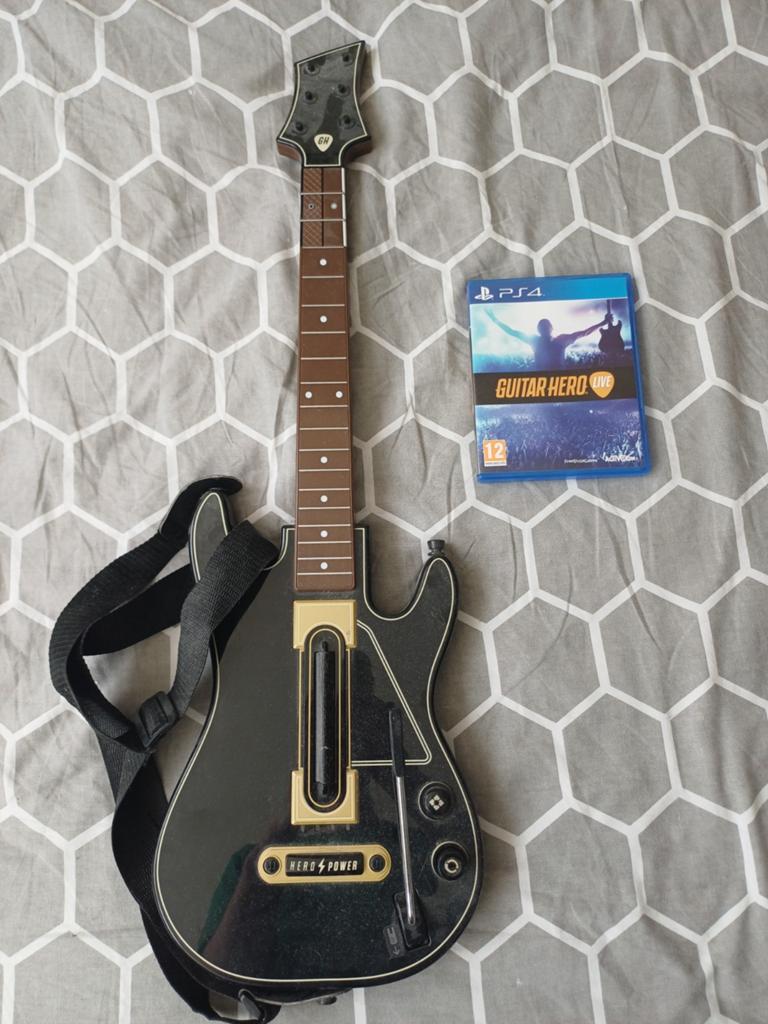 Guitar Hero Live PS4 met gitaarcontroller, Muziek, Gebruikt, 1 speler, Ophalen of Verzenden