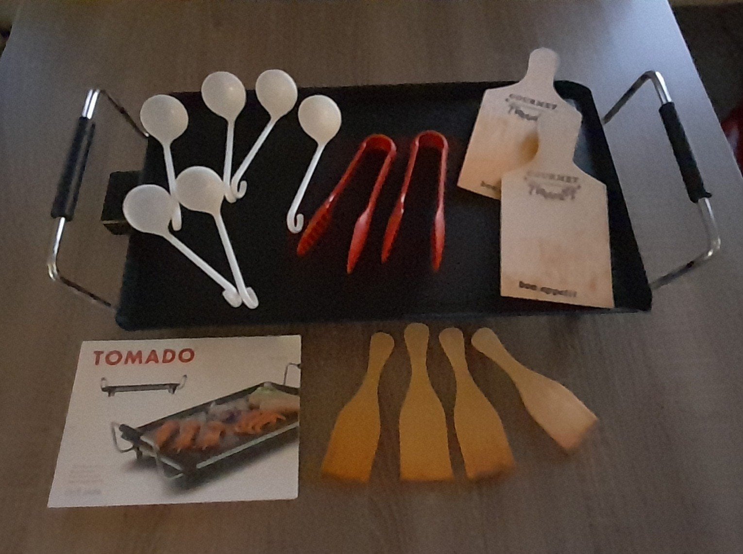 Tomado Teppanyaki/grillplaat met toebehoren 28 x 50 cm., Witgoed en Apparatuur, Gourmetstellen, Ophalen, Gebruikt, Minder dan 4 personen