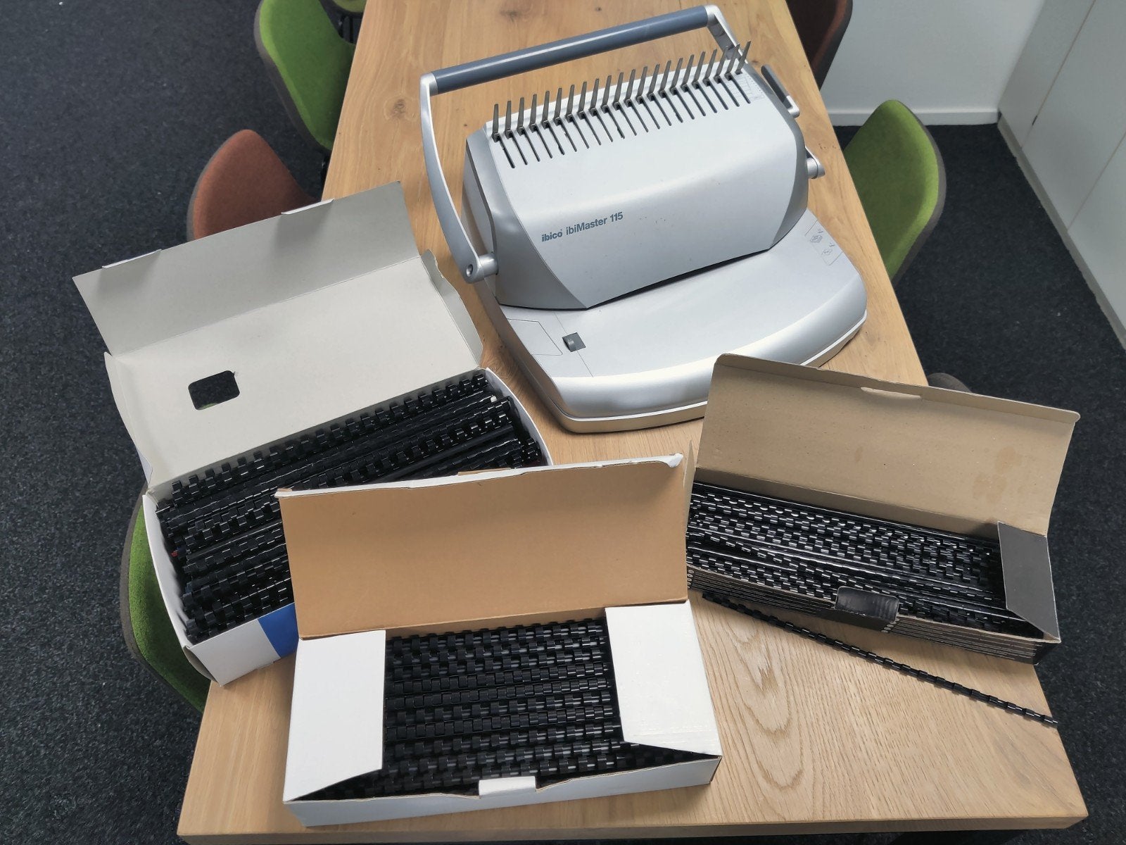 Bindmachine met bindruggen - compleet pakket, Diversen, Ophalen, Gebruikt