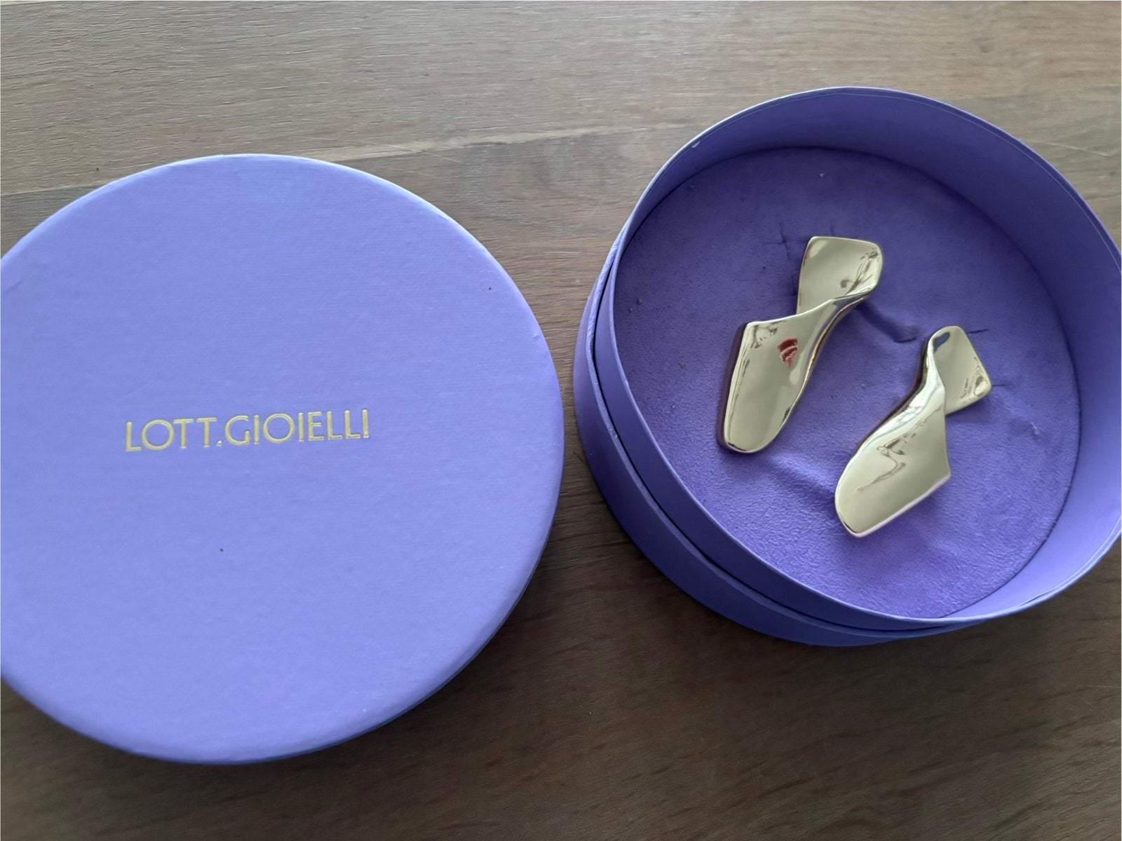 Lott Gioielli Wave oorstekers, goudkleurig, Sieraden, Tassen en Uiterlijk, Oorbellen, Overige materialen, Ophalen of Verzenden