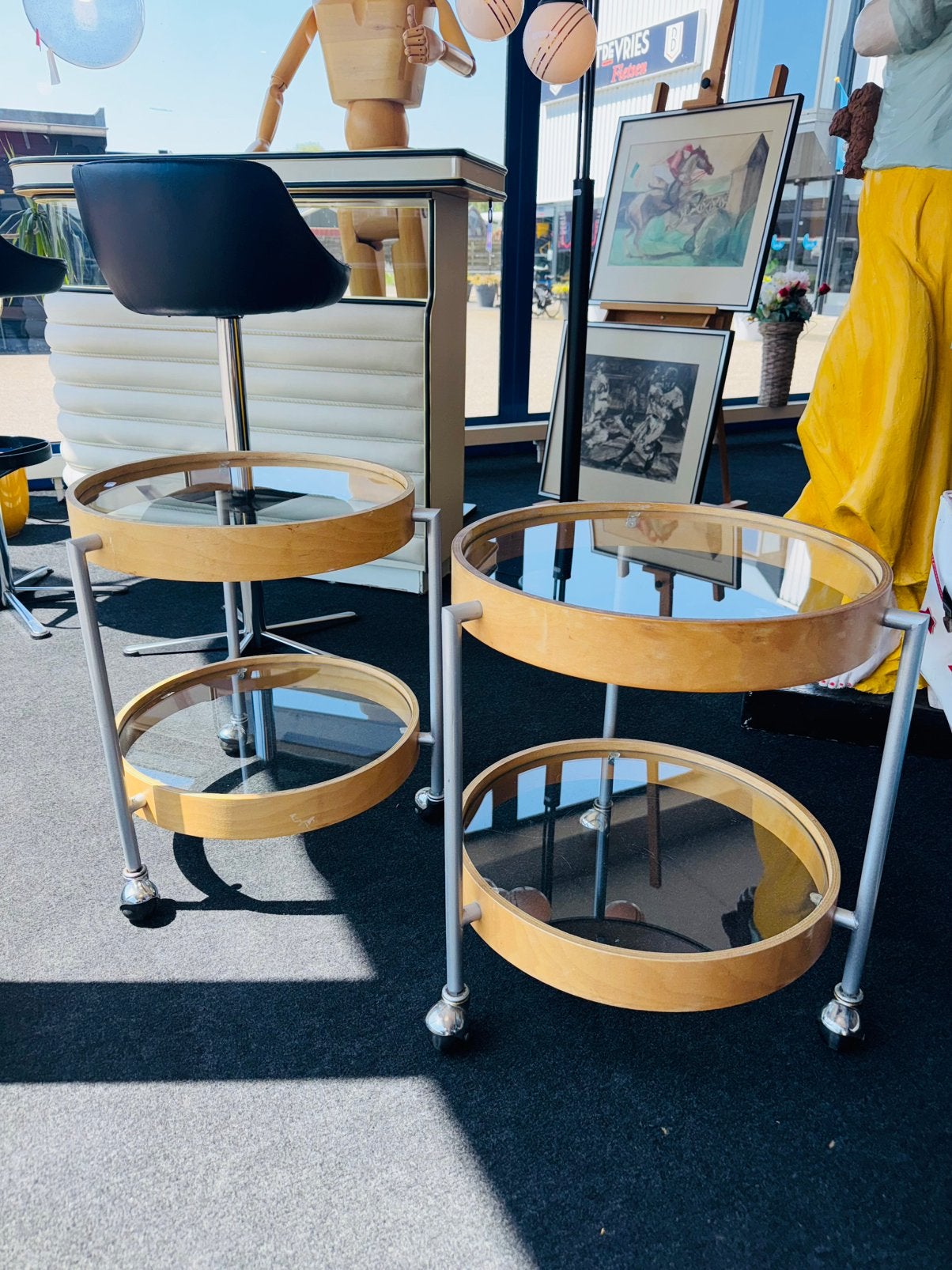 Twee vintage trolley tafels bijzettafels, Ophalen, A, A, A