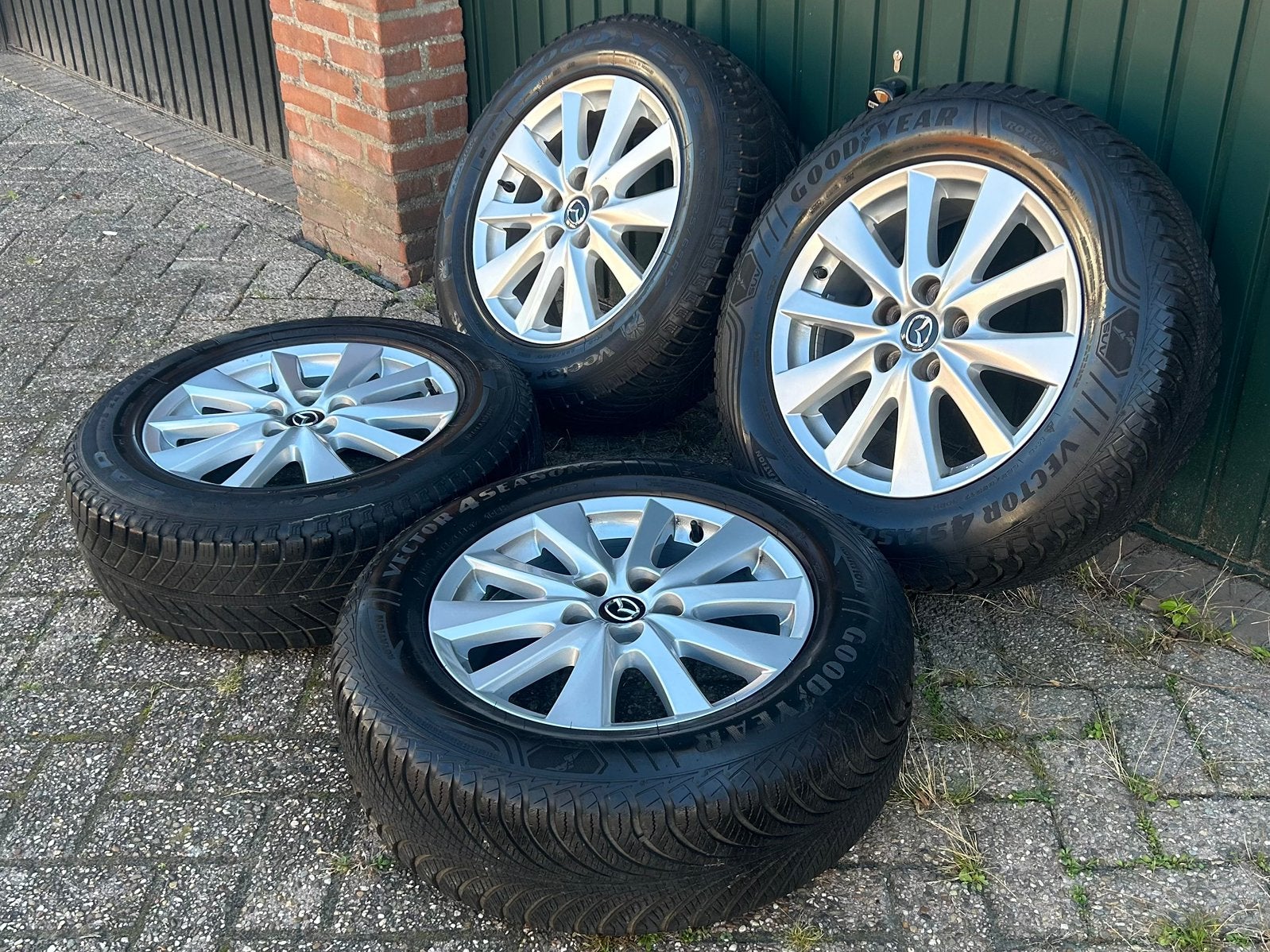 OEM 5x114,3 Mazda CX5 Velgen met 4-Season Banden, Ophalen, Banden en Velgen, 17 inch, All Season