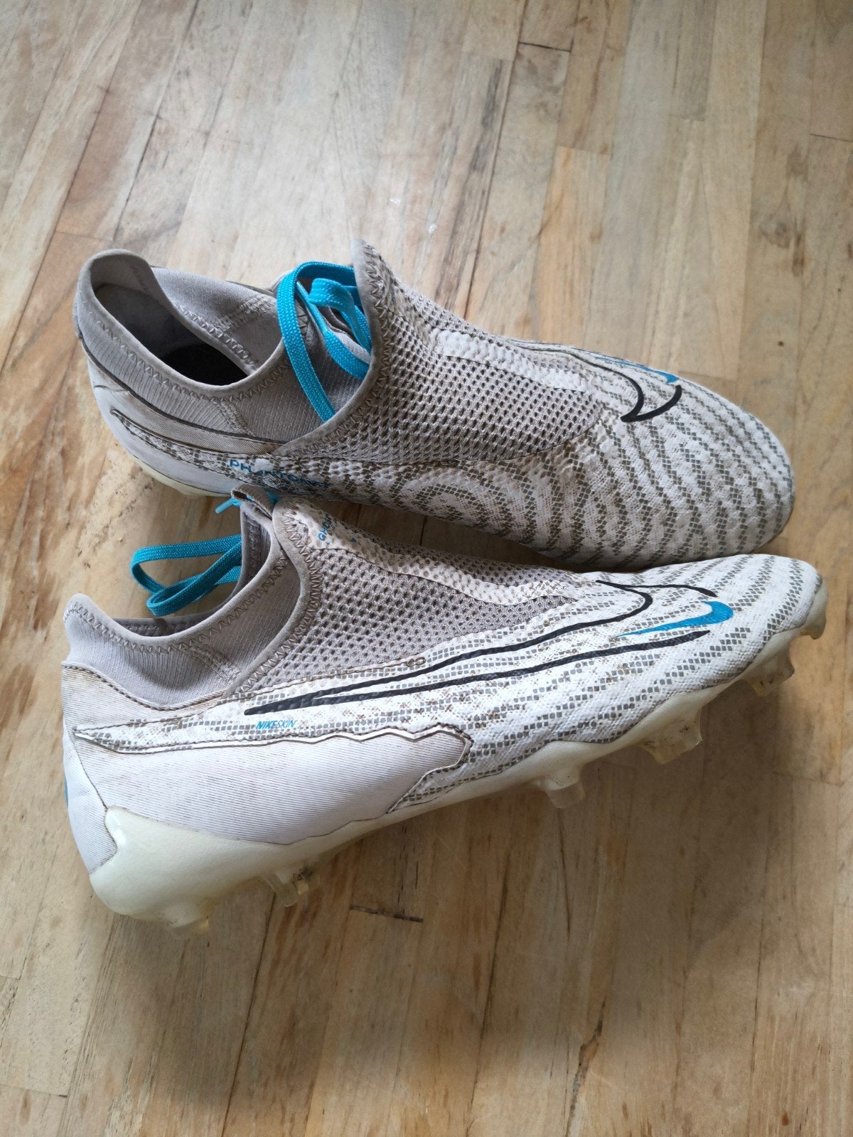 Nike Phantom voetbalschoenen maat 41, Ophalen of Verzenden, Zo goed als nieuw, Schoenen