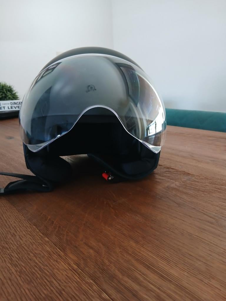 Zwarte scooterhelm met vizier, Fietsen en Brommers, Ophalen of Verzenden, Gebruikt, Medium, Onbekend