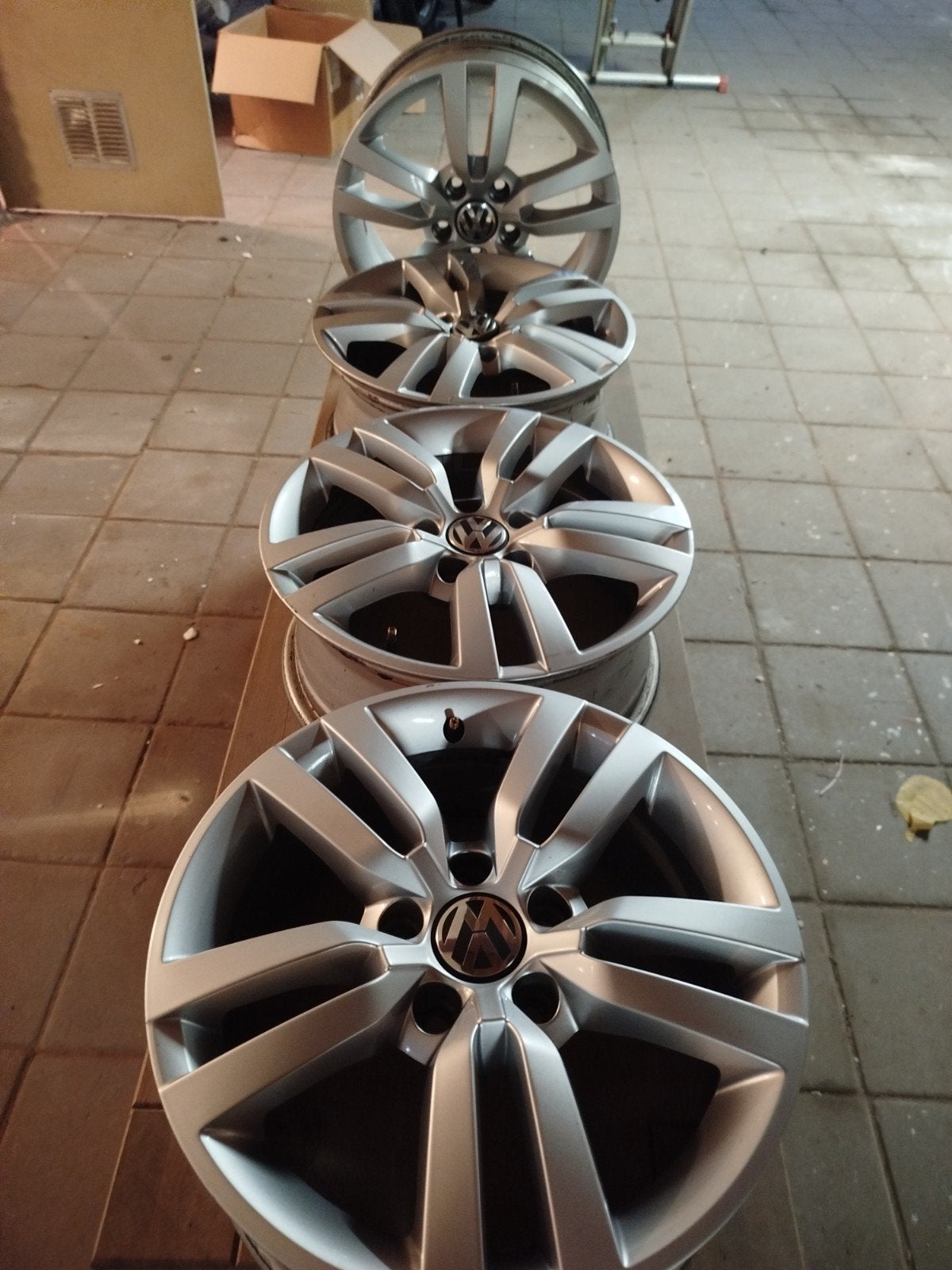 4x Originele VW Tiguan Velgen 16 inch - 5N0 601 025 R, Ophalen of Verzenden, Gebruikt