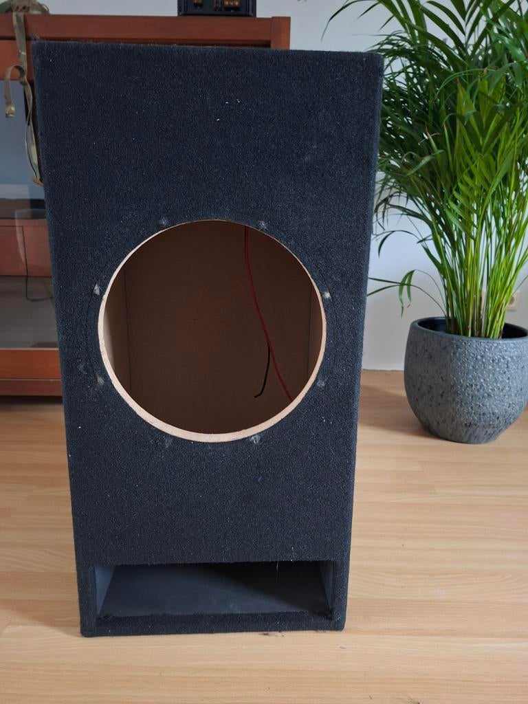 Subwoofer behuizing, Audio, Tv en Foto, Luidsprekers, Subwoofer, Zo goed als nieuw, 120 watt of meer, Ophalen