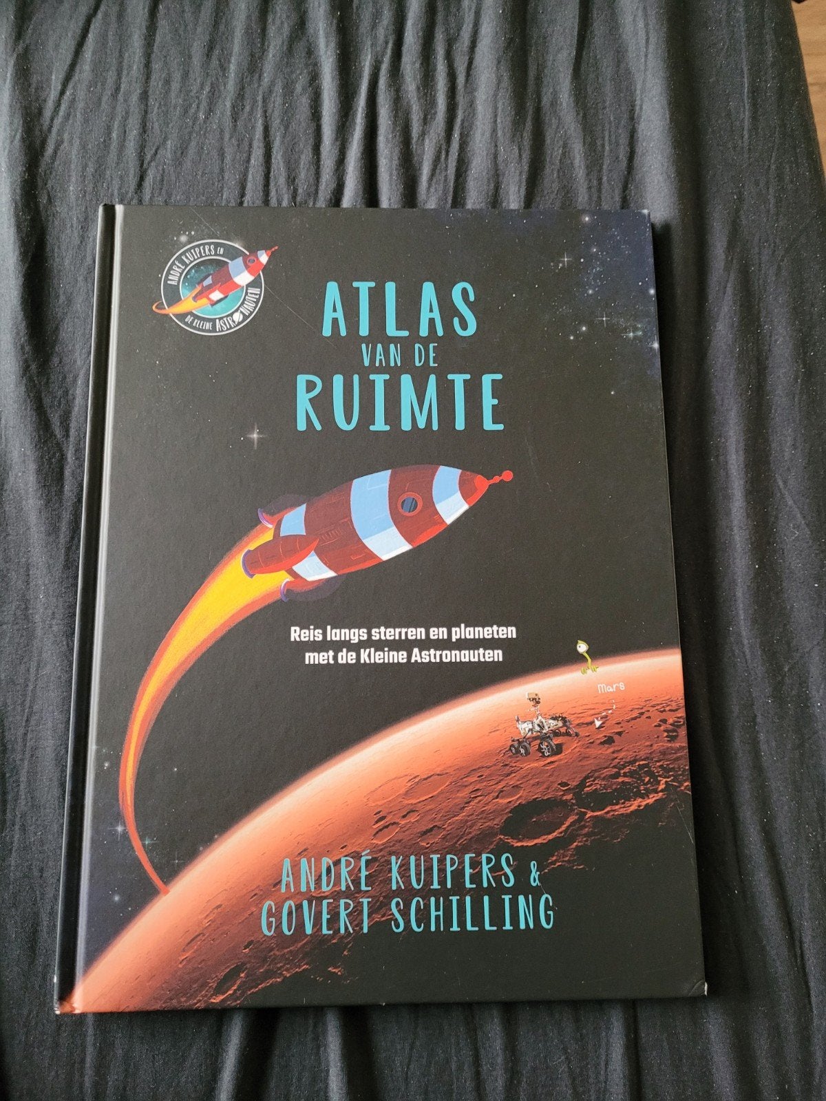 Atlas van de ruimte - Andre Kuijpers en Govert Schilling, Boeken, Ophalen of Verzenden, Zo goed als nieuw