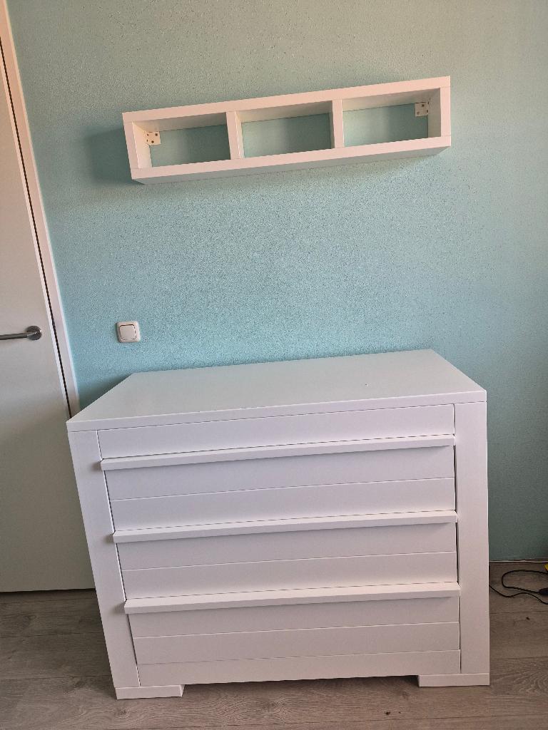 Witte commode met bovenkastje, Kinderen en Baby's, Kinderkamer | Commodes en Kasten, Gebruikt, 50 tot 70 cm, 100 cm of meer, Commode