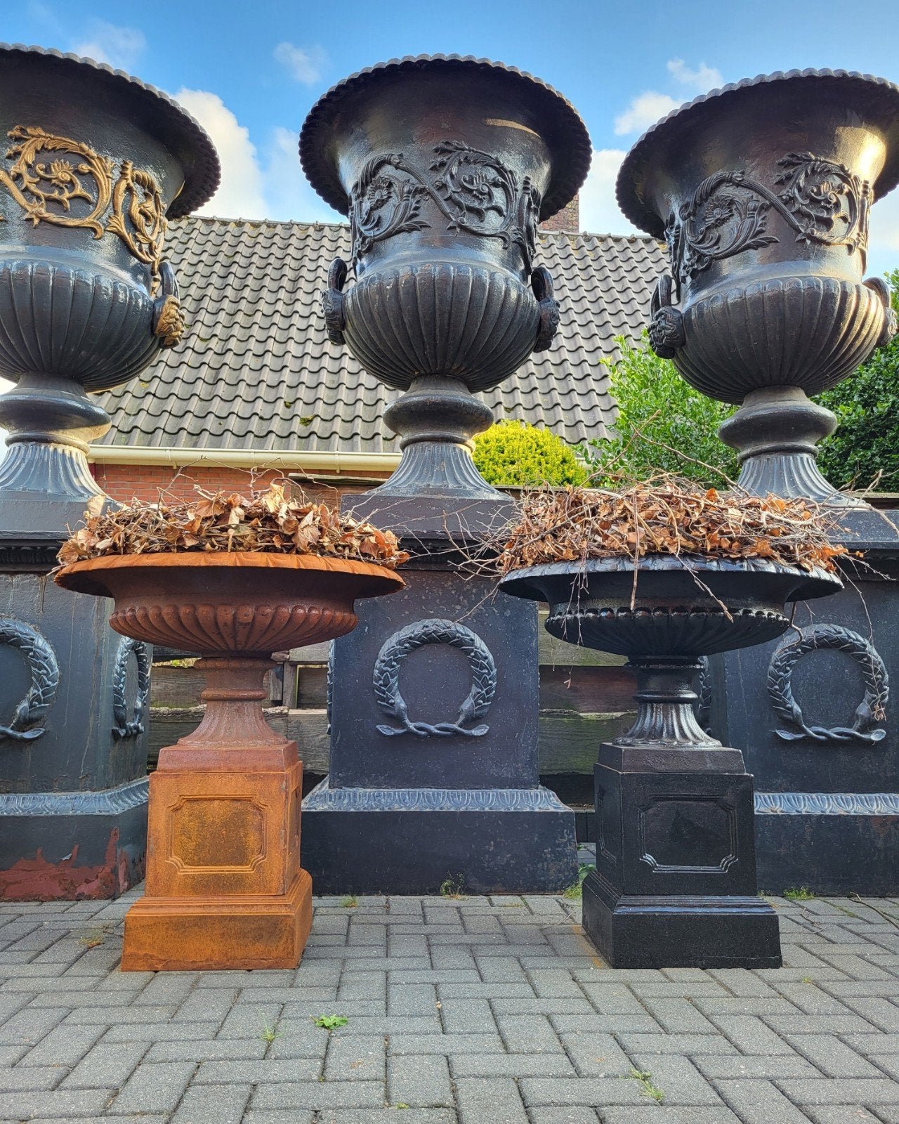 Gietijzeren tuinvazen tuinvaas bloempot bloembak op sokkel, Tuin en Terras, Tuinvazen, Ophalen of Verzenden, Nieuw