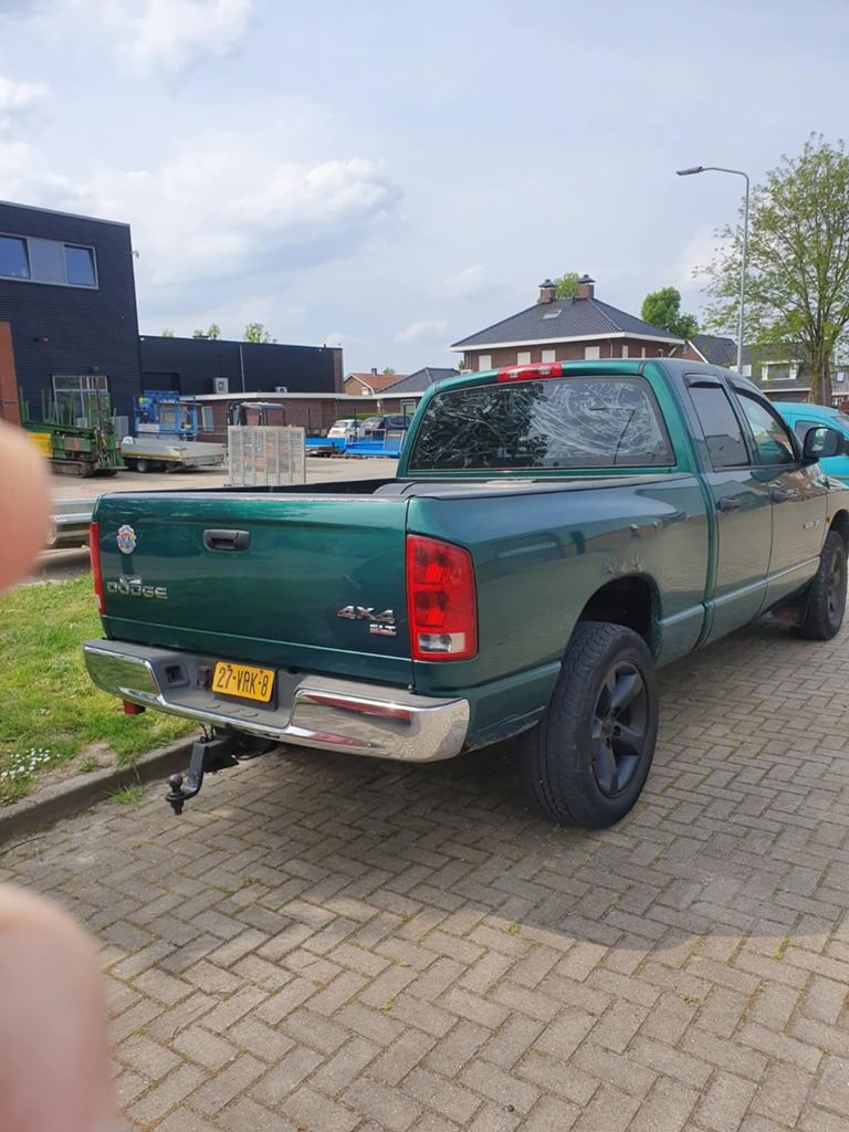 Dodge ram 5.7 hemi v8 325 pk 2004 4800 E, Auto's, Particulier, Te koop