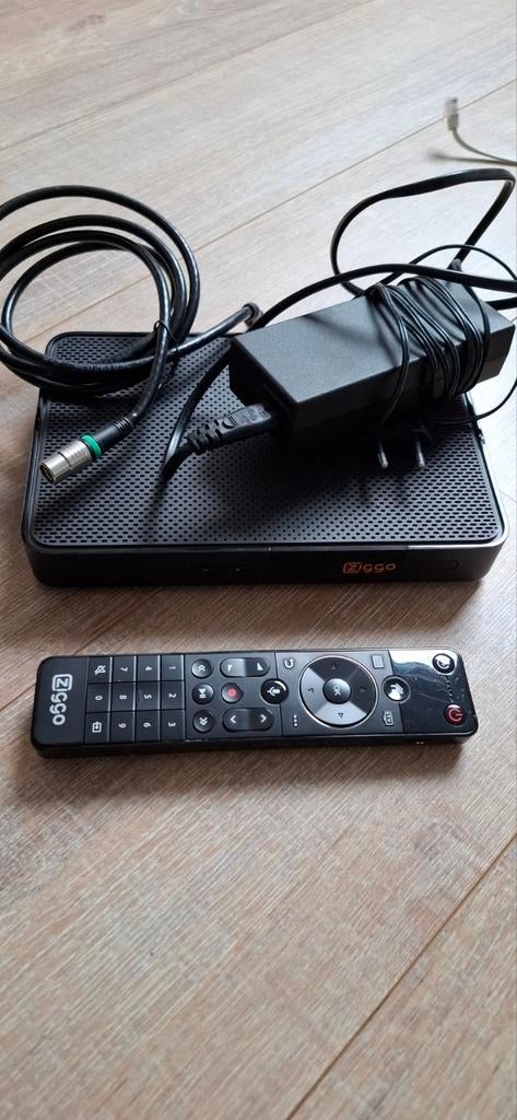 Ziggo Next Mediabox met afstandsbediening, Ophalen, Zo goed als nieuw, Decoder