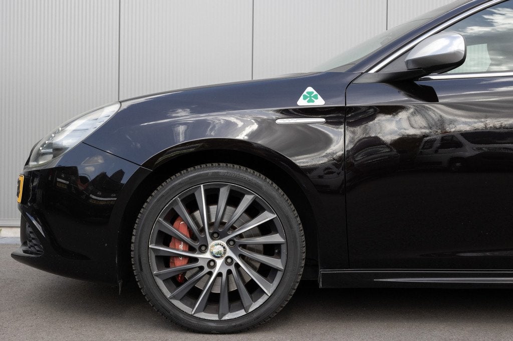 Alfa Romeo Giulietta 1.7 TBi Quadrifoglio Verde | LEDER | HI, Auto's, Euro 5, Gebruikt, 4 cilinders, Zwart