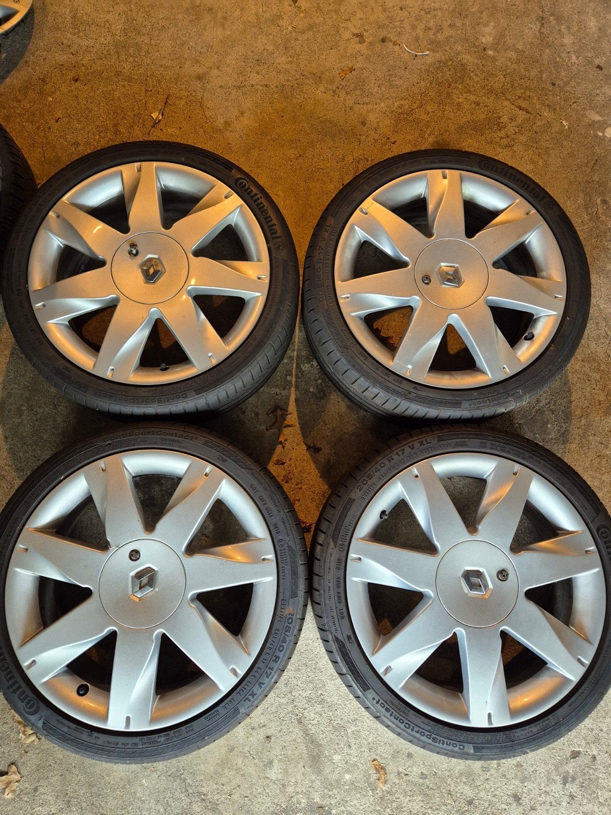 Prachtige 17inch Renault Steppe velgen goede Continentals, Auto-onderdelen, Banden en Velgen, Ophalen, Gebruikt, Banden en Velgen