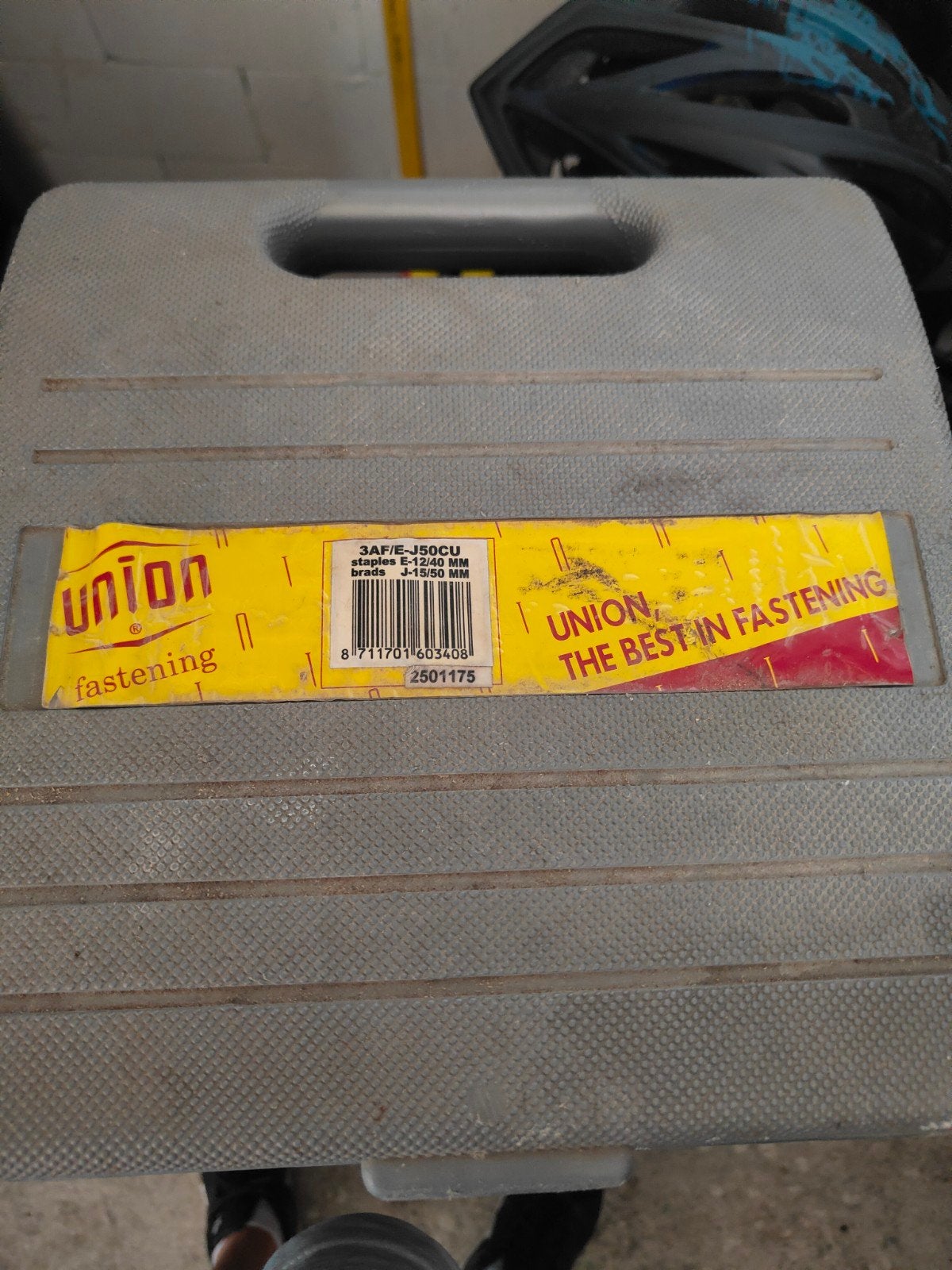 Union pneumatische tacker/nietmachine met diverse nieten, Ophalen, Gebruikt, Tacker/nietmachine, Overige merken