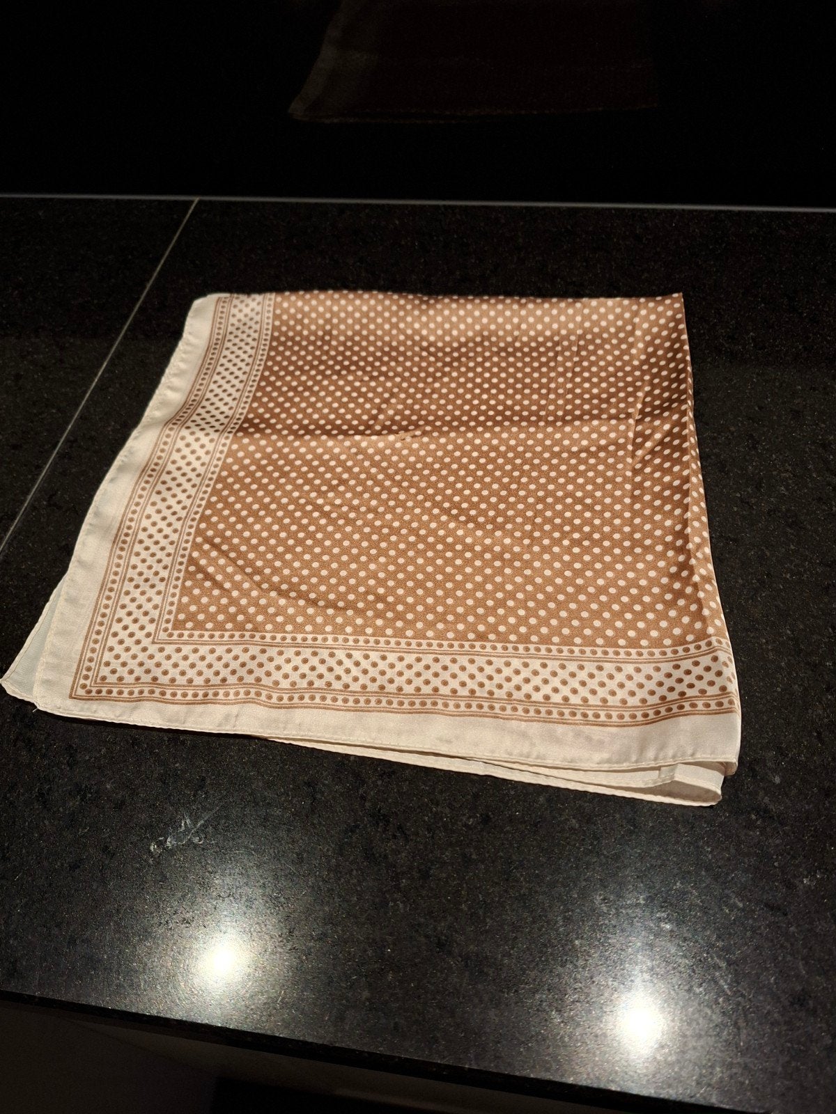Sjaaltje beige camel, Ophalen of Verzenden, Nieuw, Sjaal