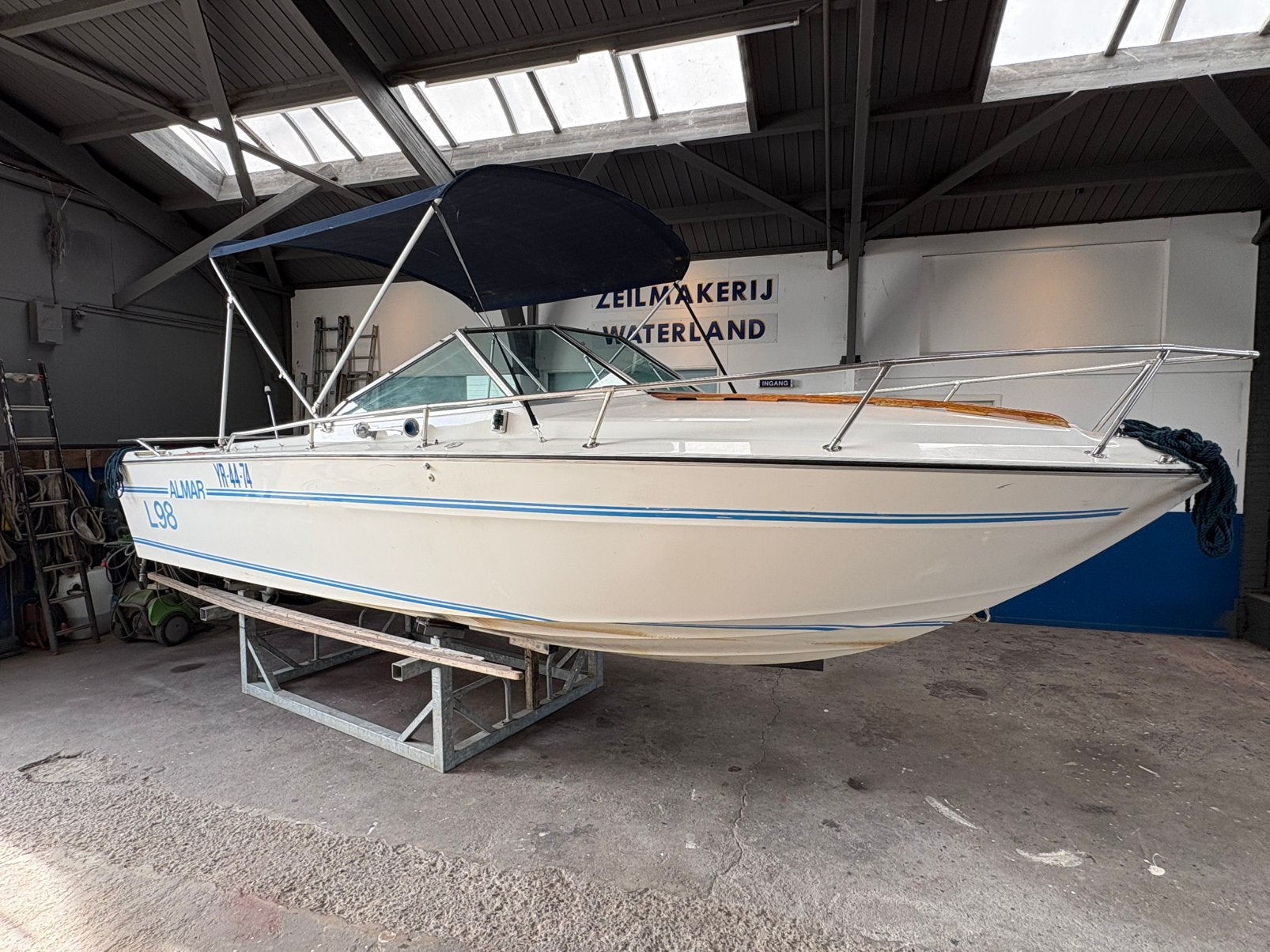 Almar speedboot inboard Omc 235 pk v8 , met defect, Ophalen, Zo goed als nieuw