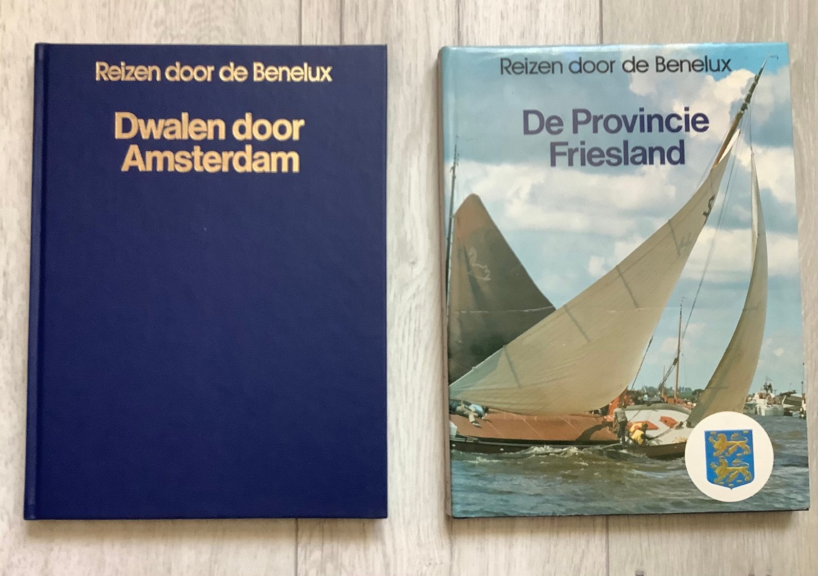Reizen door de Benelux - De Provincie Friesland - Amsterdam, Boeken, Ophalen of Verzenden, Zo goed als nieuw