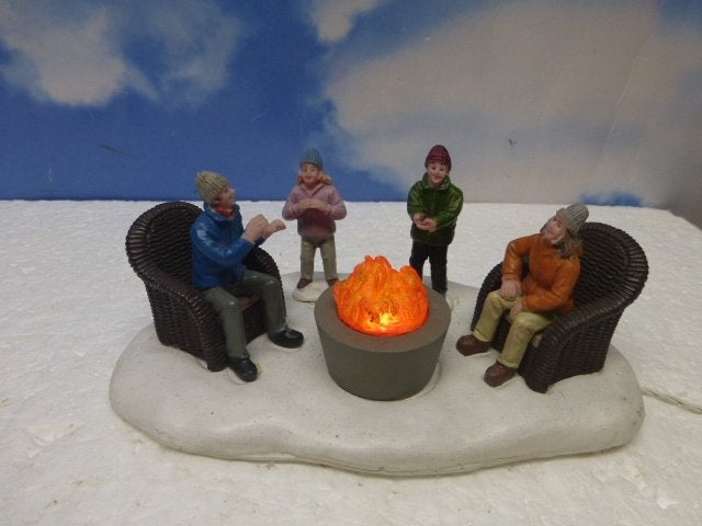 lemax fire pit kerstdorp tafereeltje kersthuisjes poppetjes, Diversen, Ophalen of Verzenden, Zo goed als nieuw